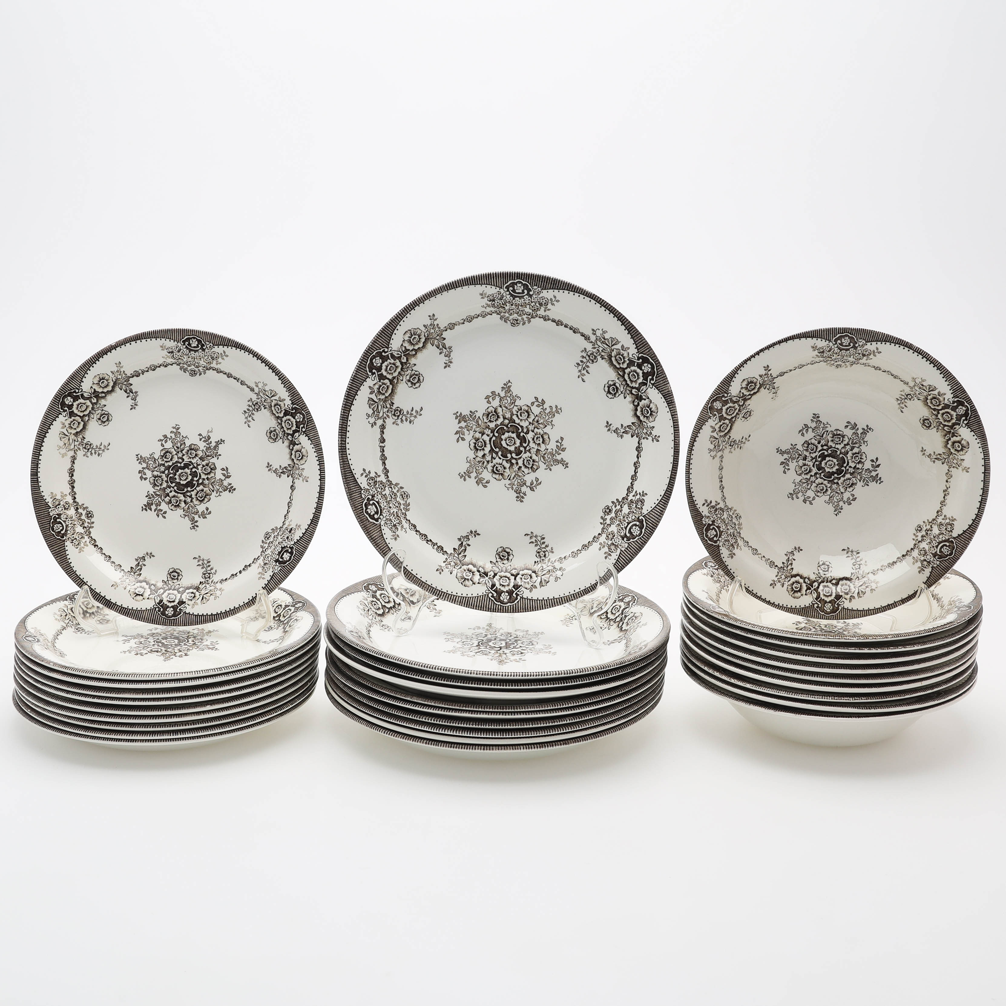 MATSERVISDELAR, 30 delar, "Ulrika", porslin, Rörstrand.