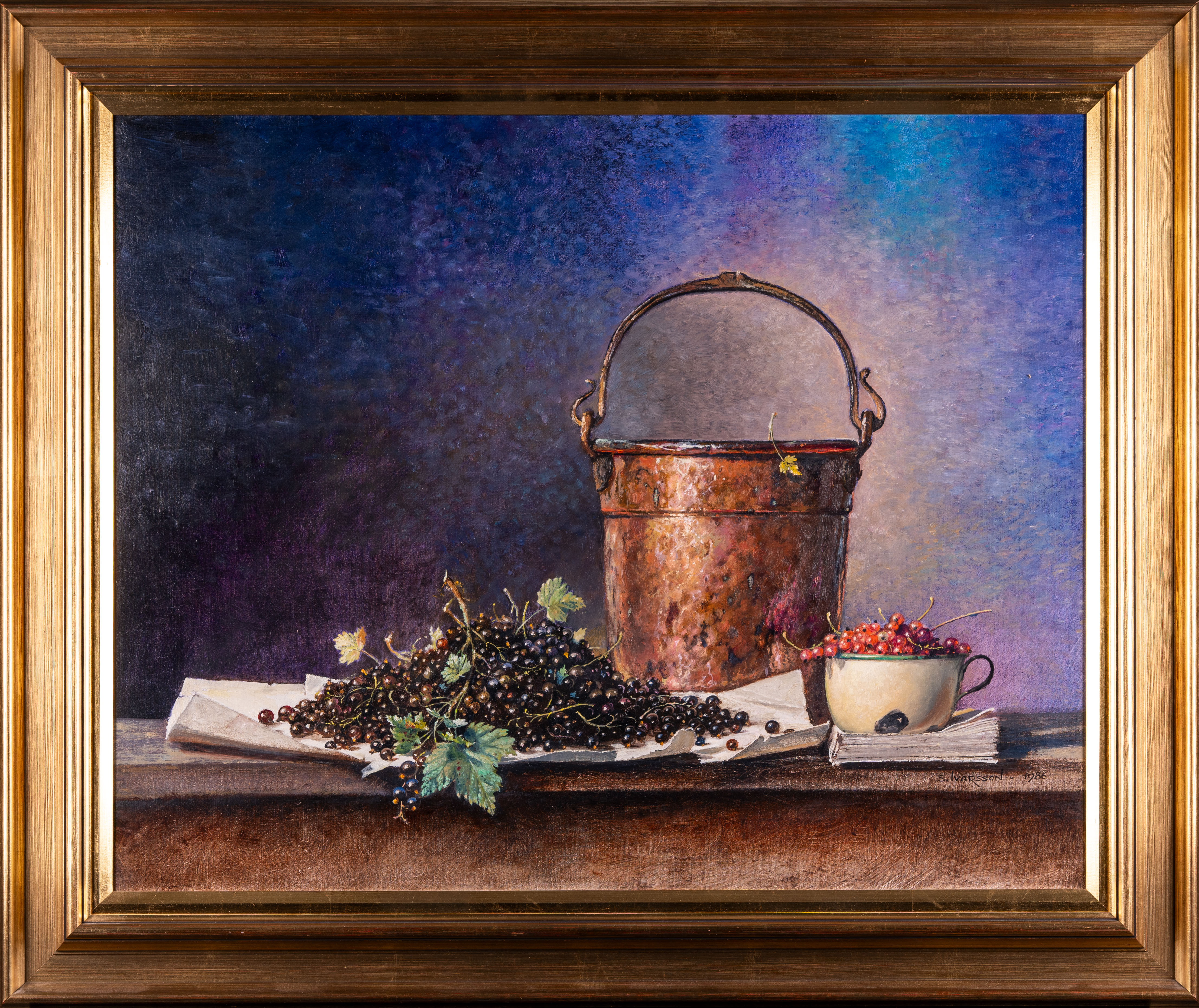 SVEN-OLOF IVARSSON. Olja på duk, Stilleben med bär och kopparhink, 1986.