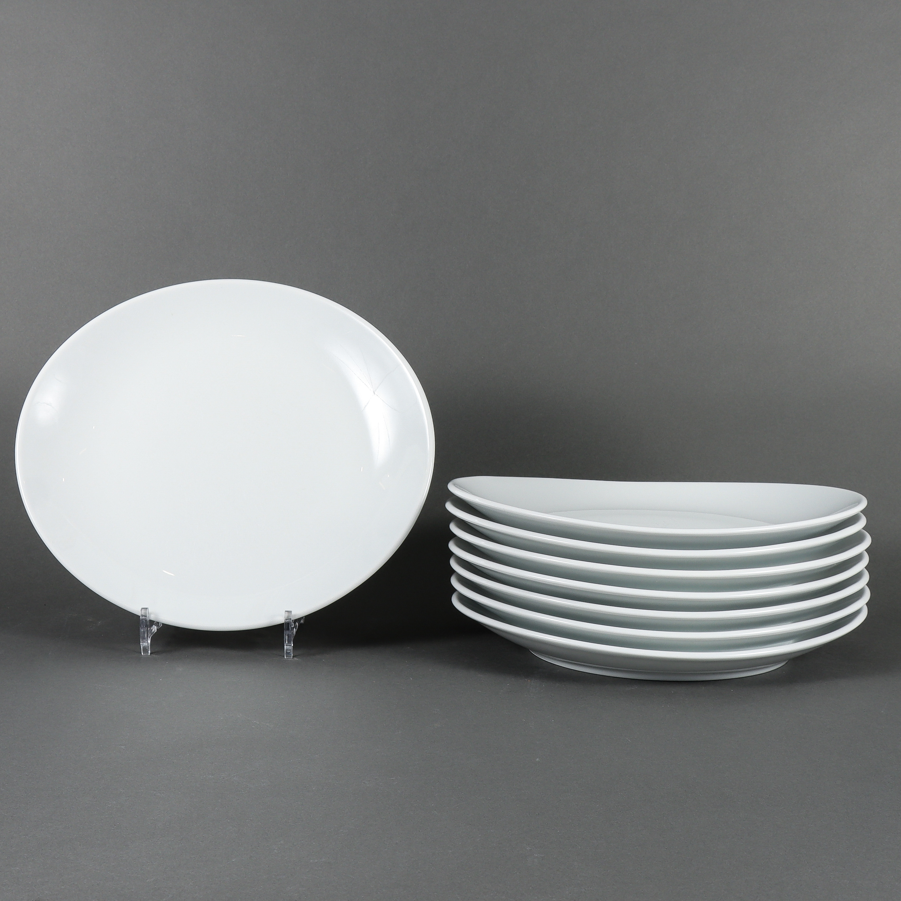 TALLRIKAR 8 stycken, Pillivuyt France.