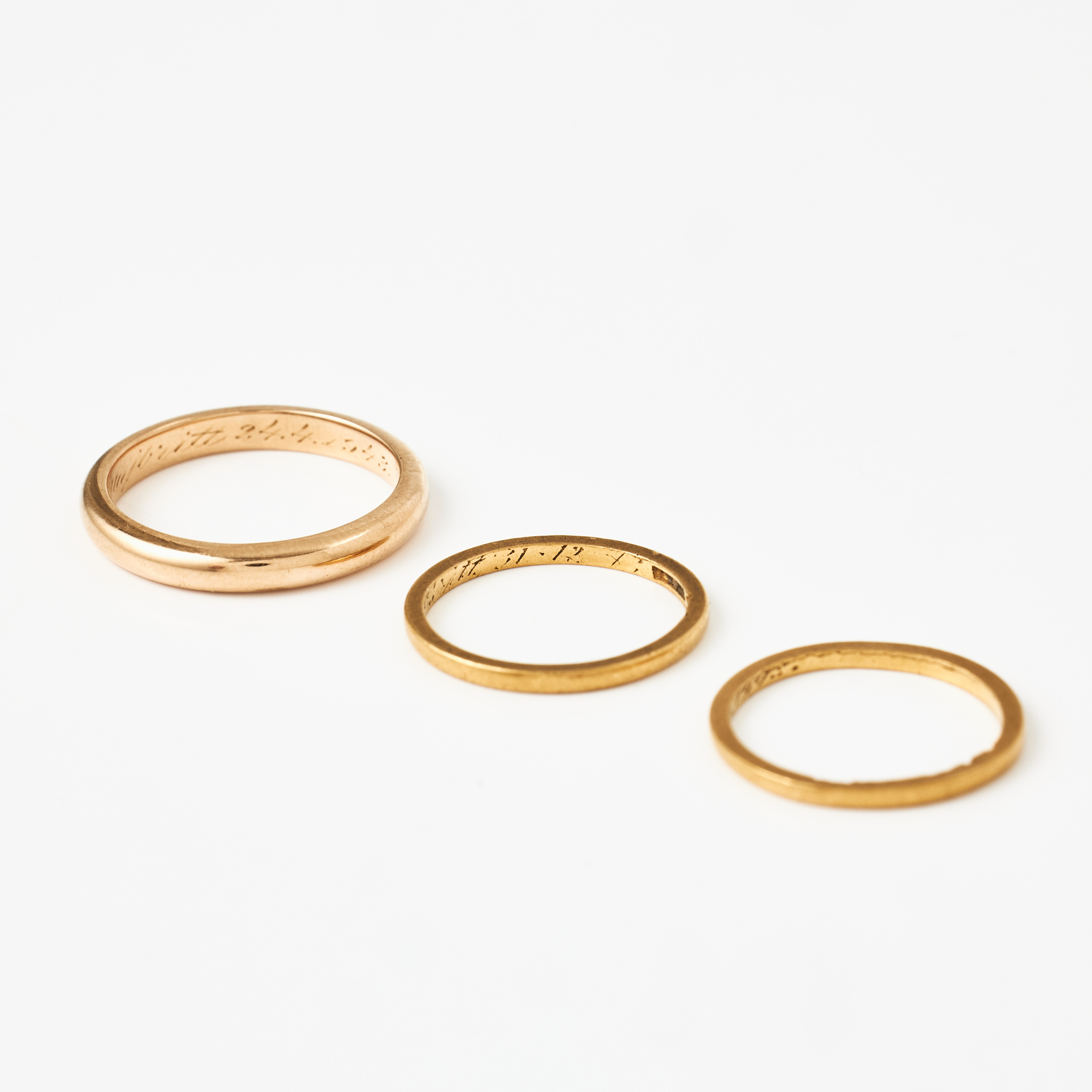 VIGSELRINGAR, 3 st., 18 resp. 23 k guld.