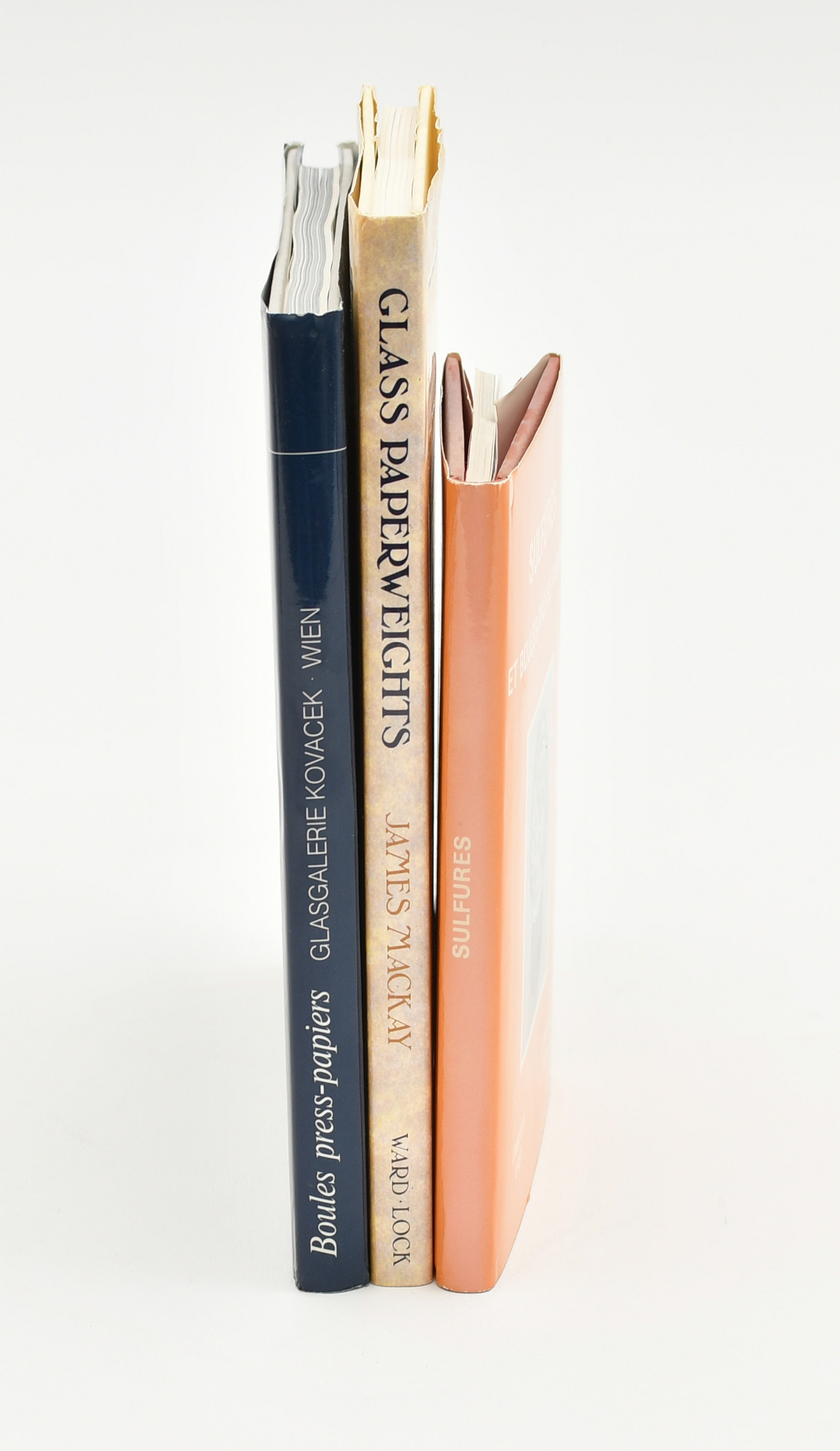 Böcker om brevpressar av glas. 3 Volymer.