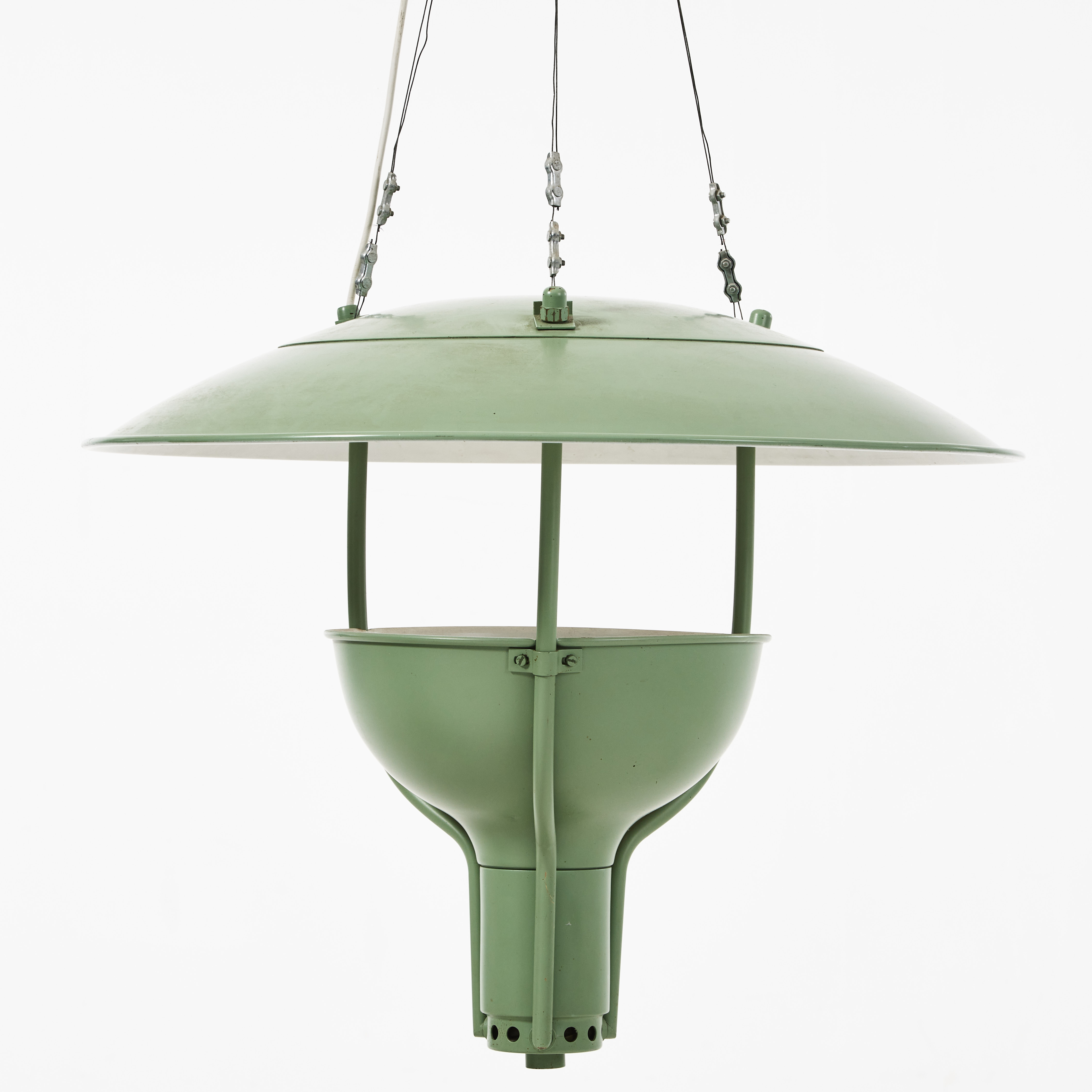 SVEN MARKELIUS, takarmatur modell 703, Upsala Armaturfabrik AB, lackerad plåt.