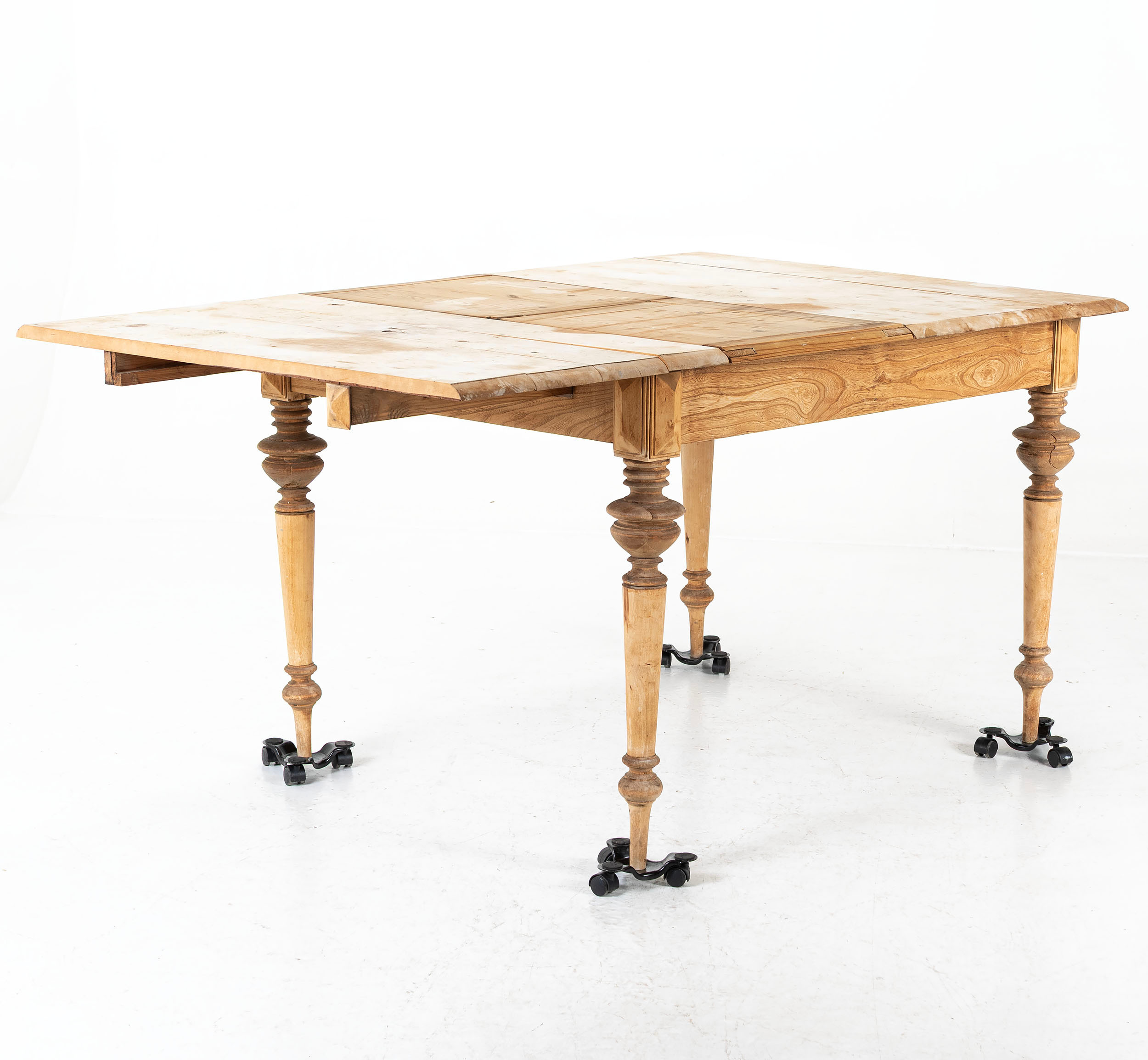 BORD, furu, nyrenässans, sekelskiftet 1900.