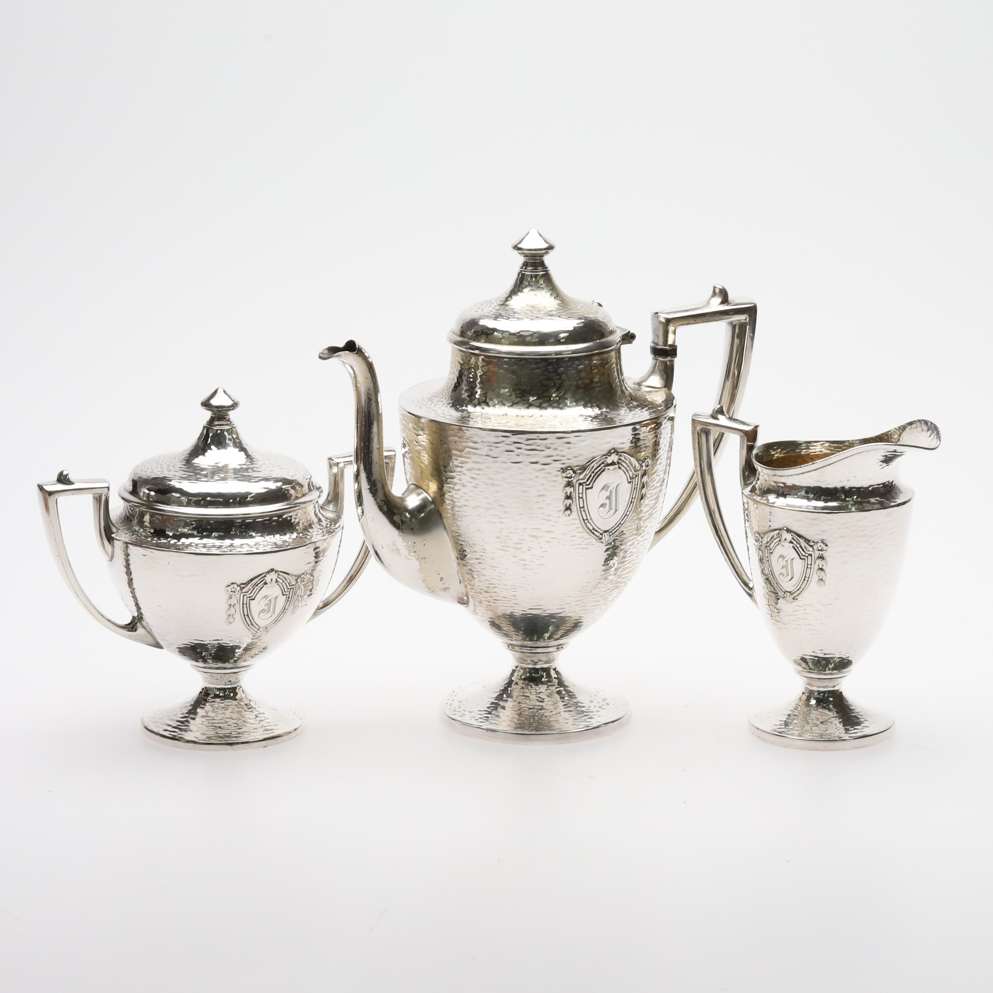 Teservisdelar i georgiansk stil, silverplate, made in USA.