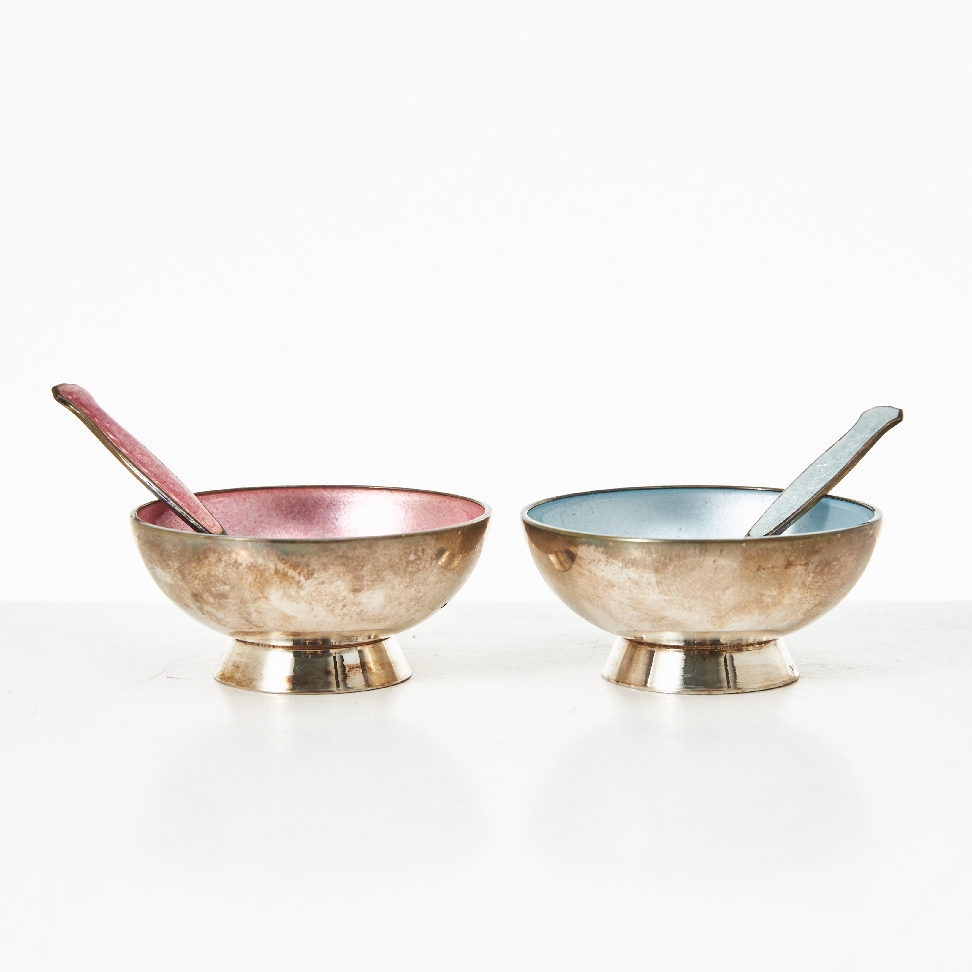 SALTKAR, 1 par med SALTSKEDAR, sterlingsilver och emalj, Meka Danmark.