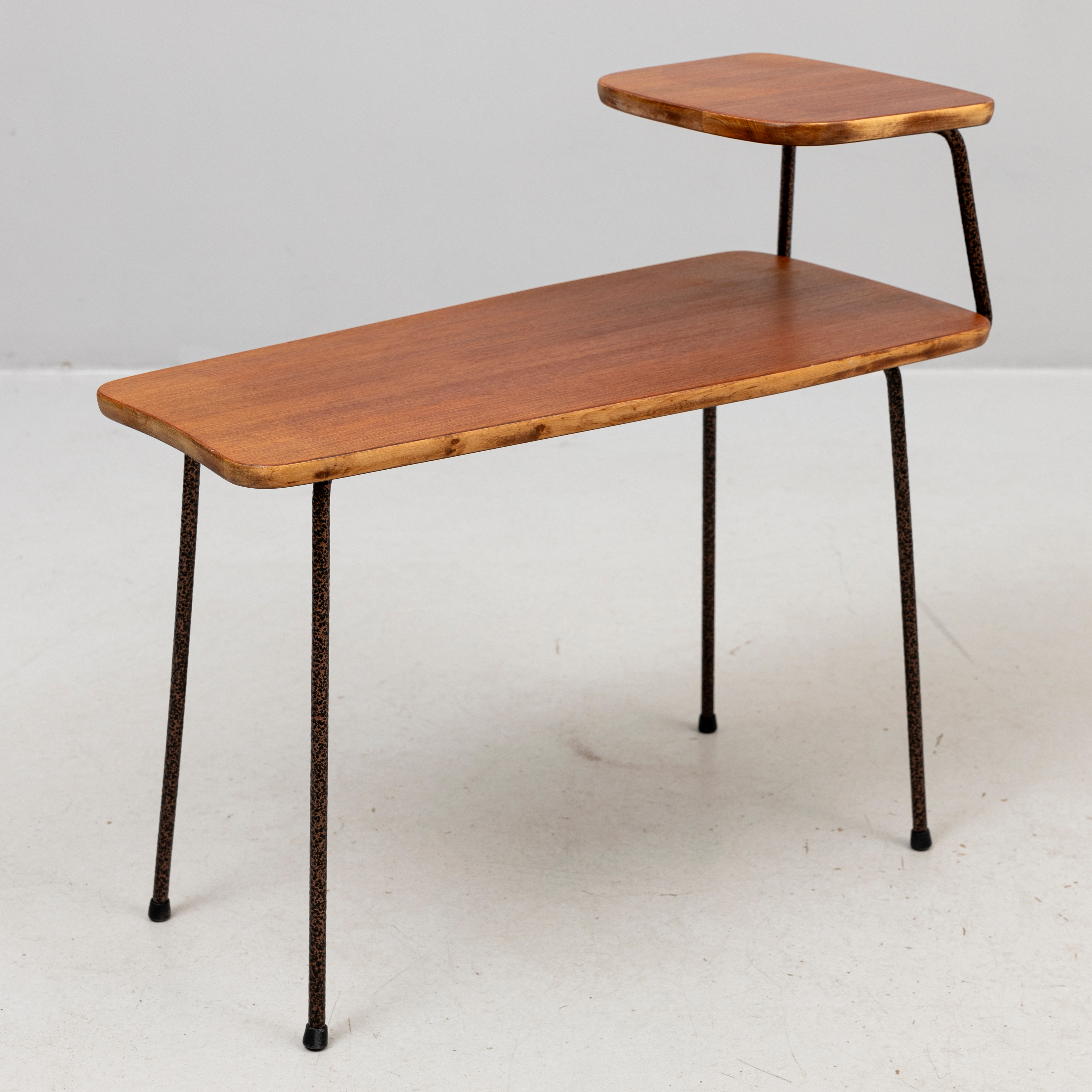 TELEFONBORD, teak, Hugo Troeds, Bjärnum, omkring 1900-talets mitt.