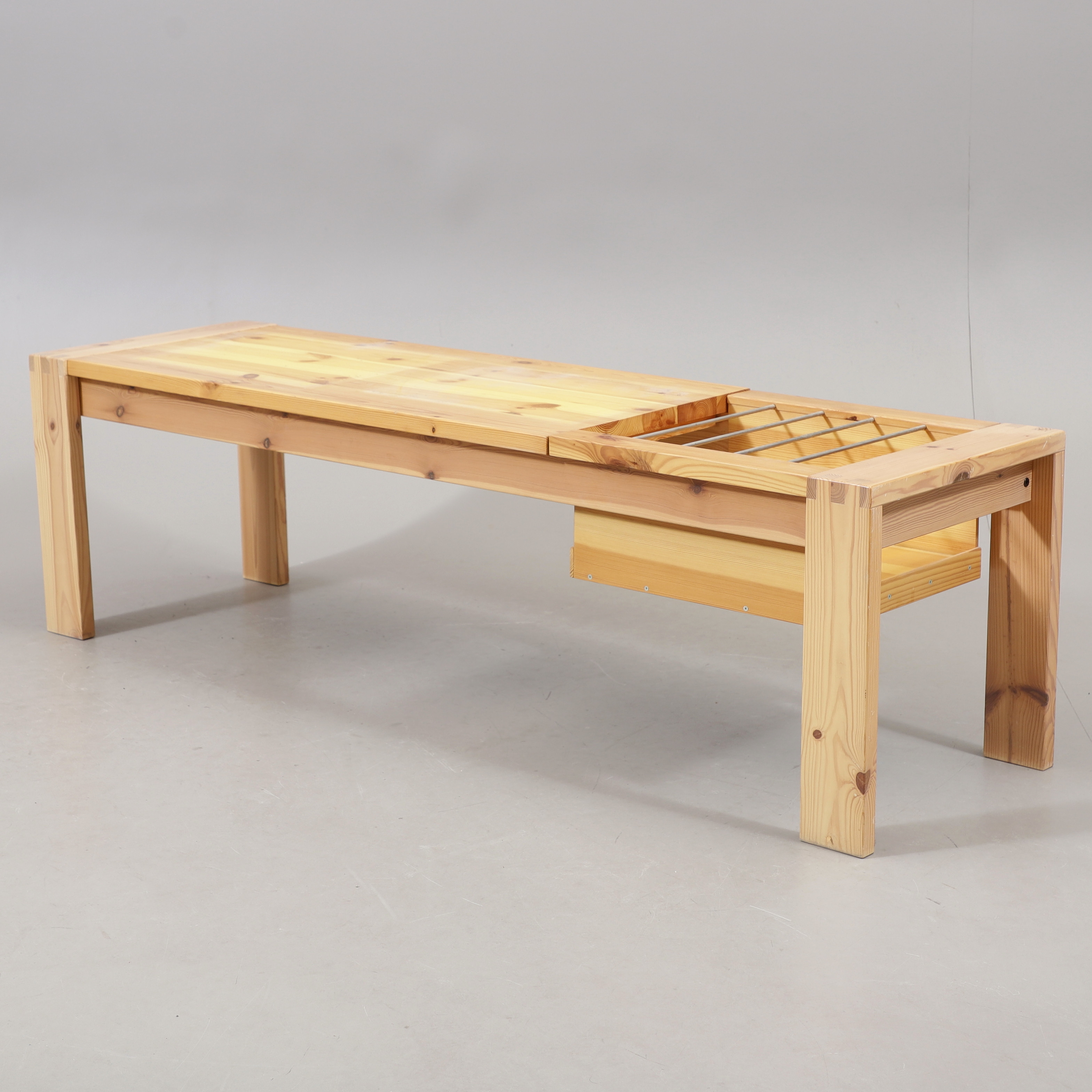 BÄNK, furu, 1900-talets andra hälft.