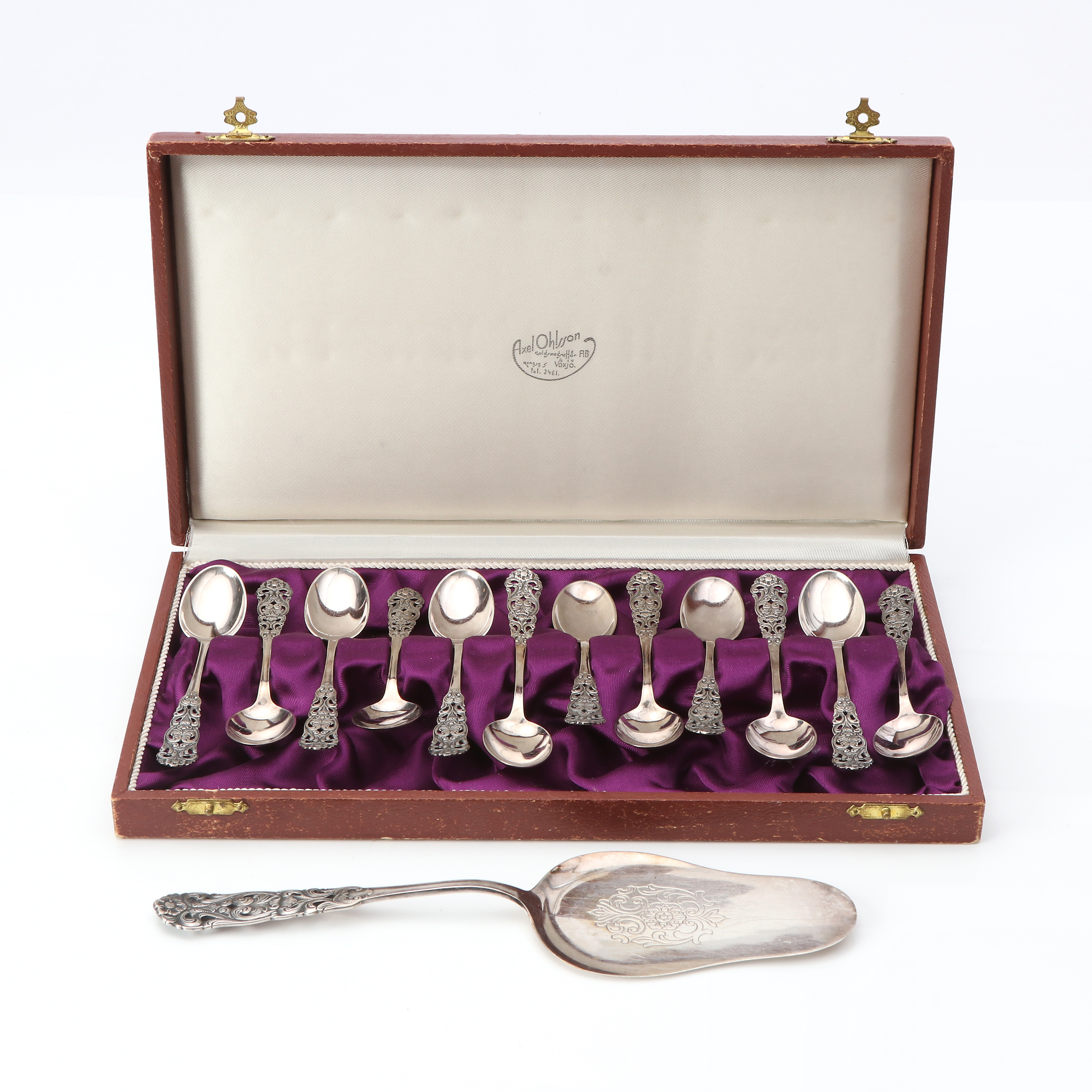 TÅRTSPADE OCH 12 TESKEDAR. Silver. Vikt ca 175 gram.