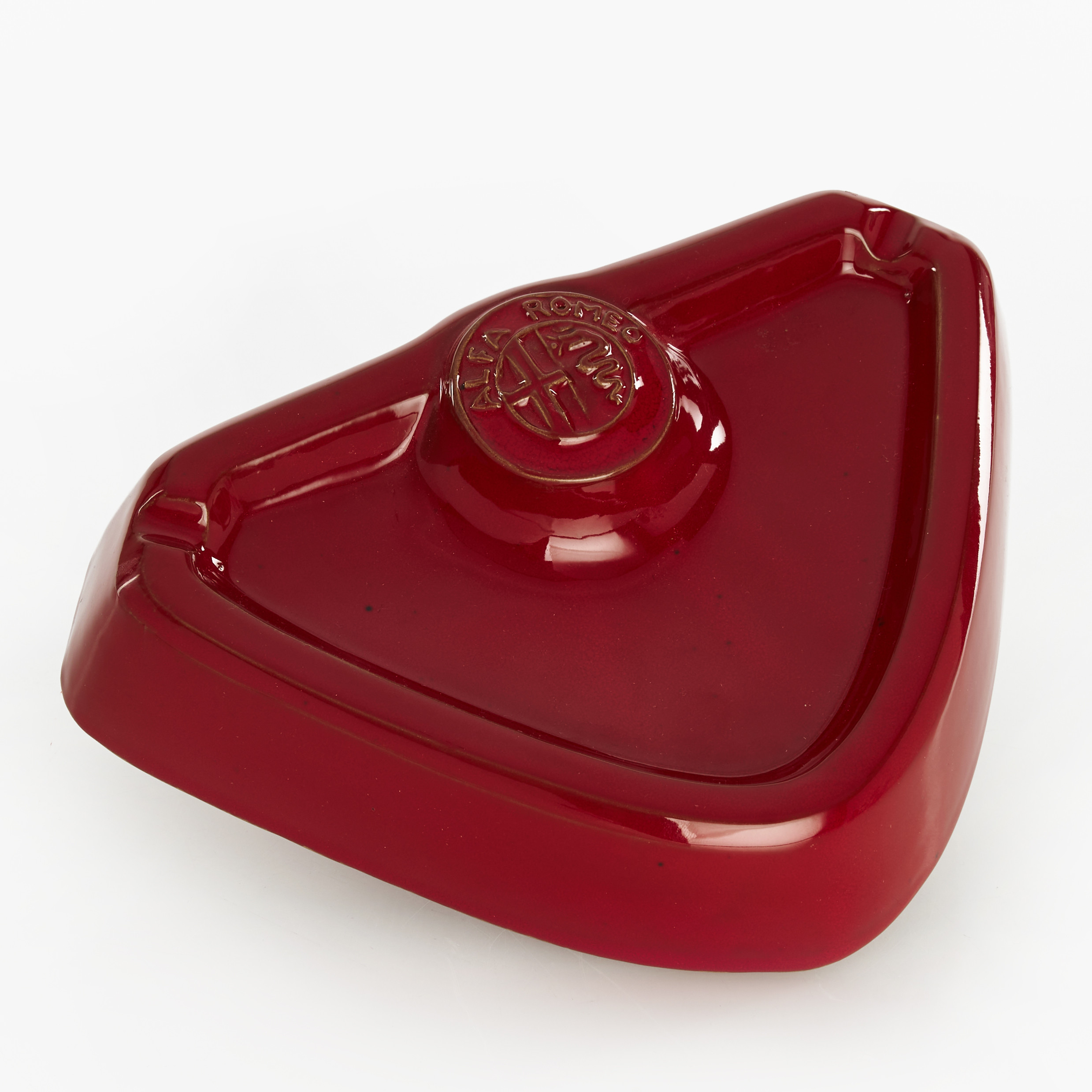 ALFA ROMEO. Askopp, med logga i relief, glaserat lergods, Nicola Fasano, Italien.