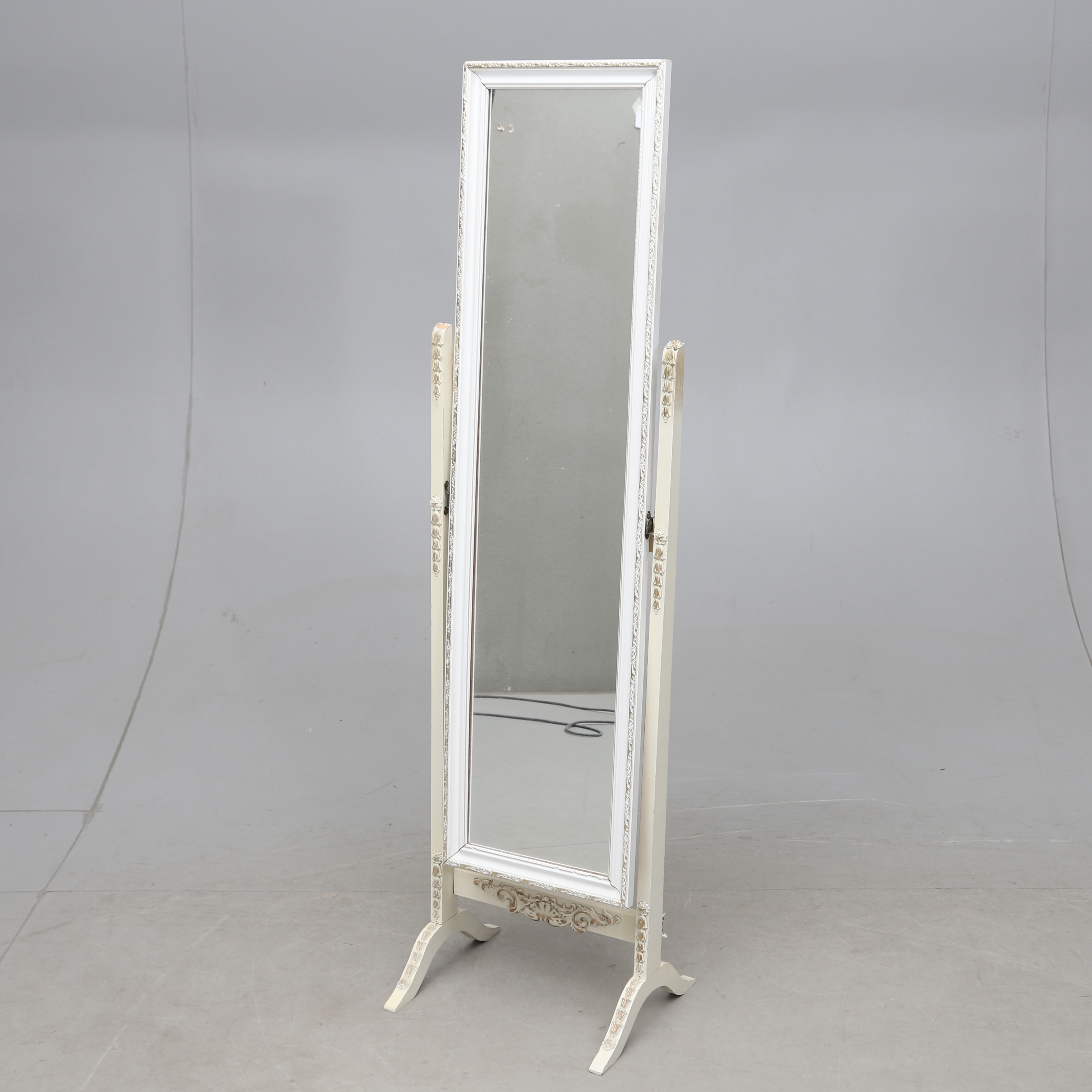 GOLVSPEGEL, omkring 1900-talets mitt.