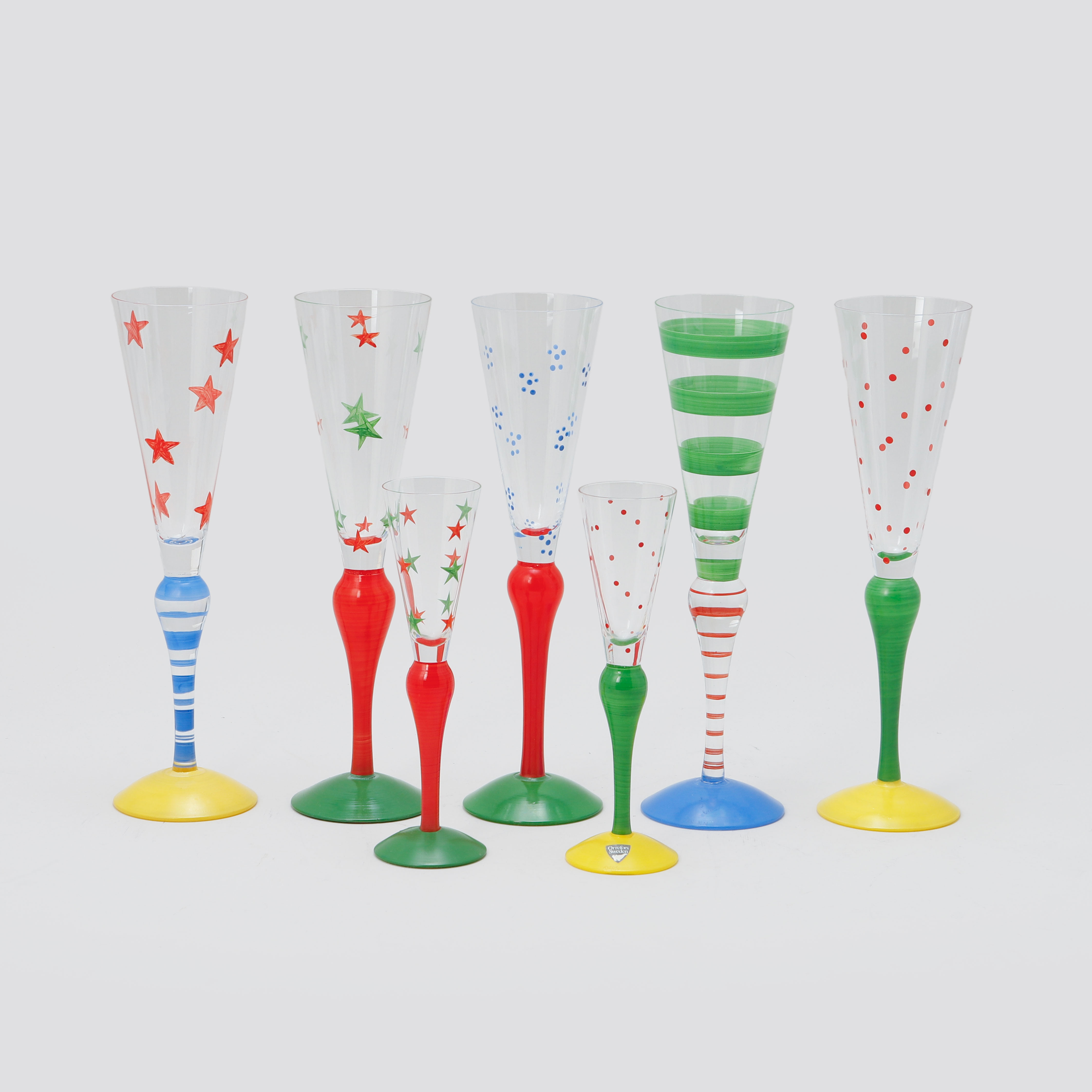 ANNE NILSSON. Champagnestrutar, "Clown" 5 st, samt snapsglas, 2 st, Orrefors.