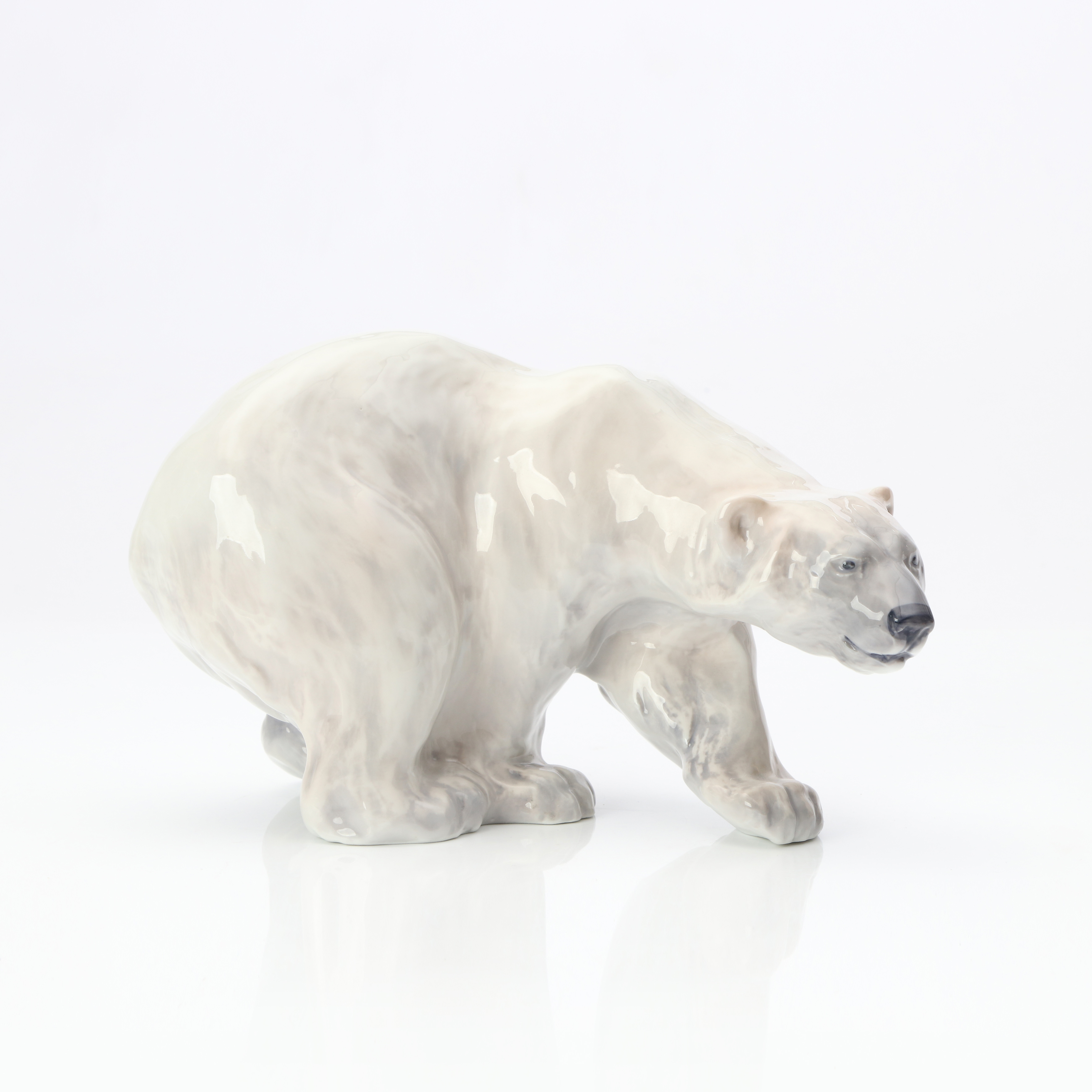 ROYAL COPENHAGEN, FIGURIN. Porslin. Isbjörn, nr 1137.
