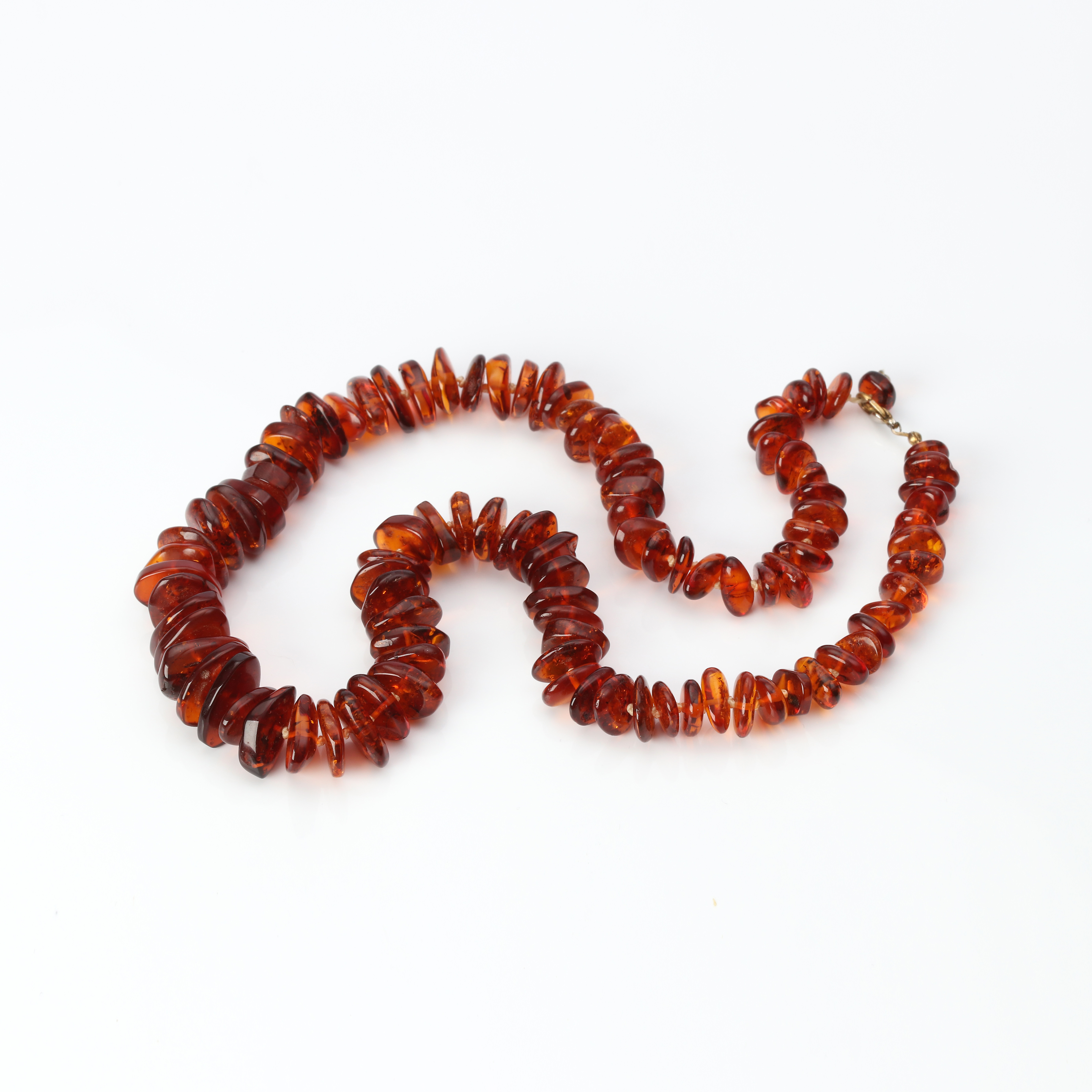 HALSSMYCKE AV BÄRNSTEN.