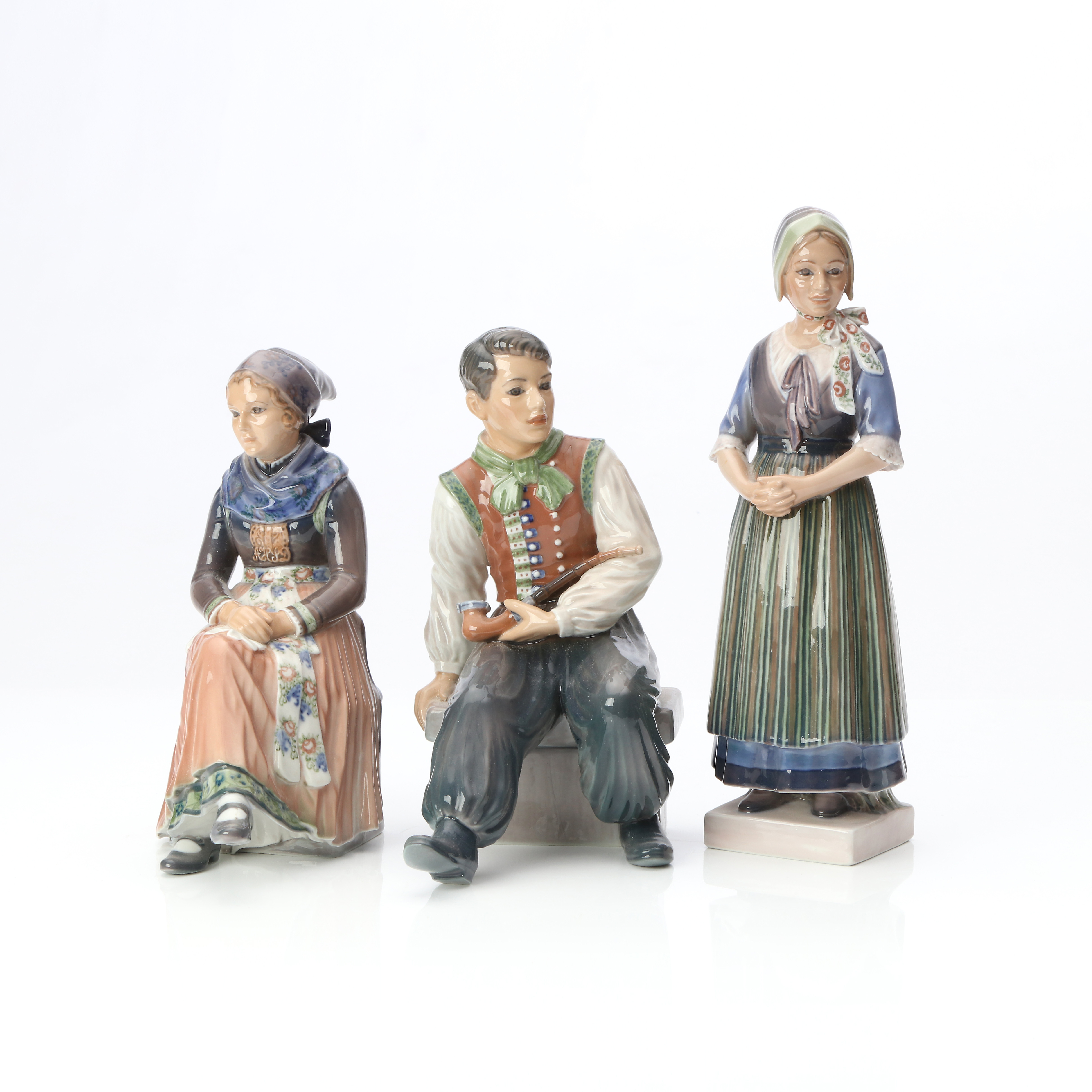 DAHL JENSEN, FIGURINER, TRE ST. Porslin. Danmark. Nr 1300, 1142 och 1110.