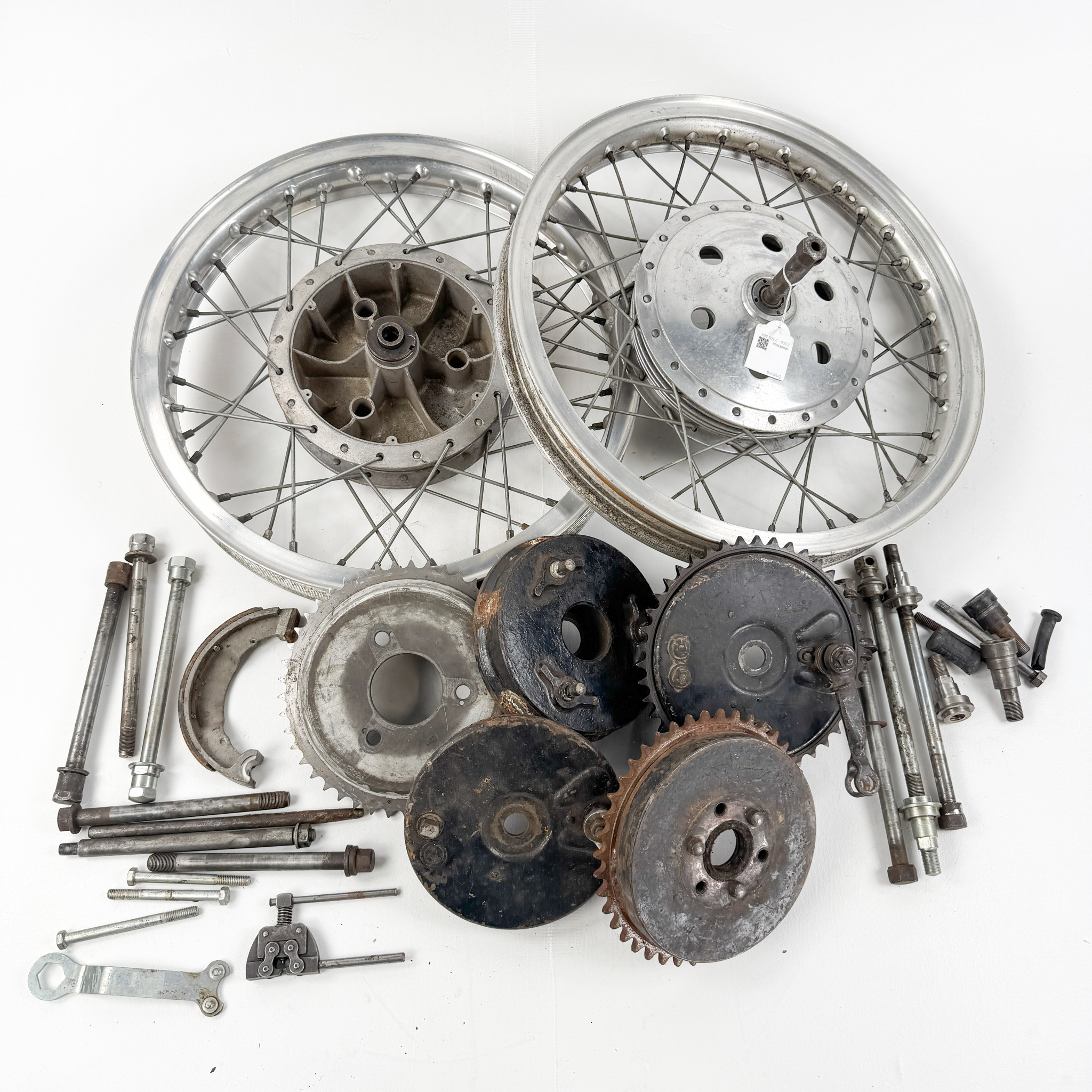 NORTON, parti bakhjul och delar, 1960-tal, England.