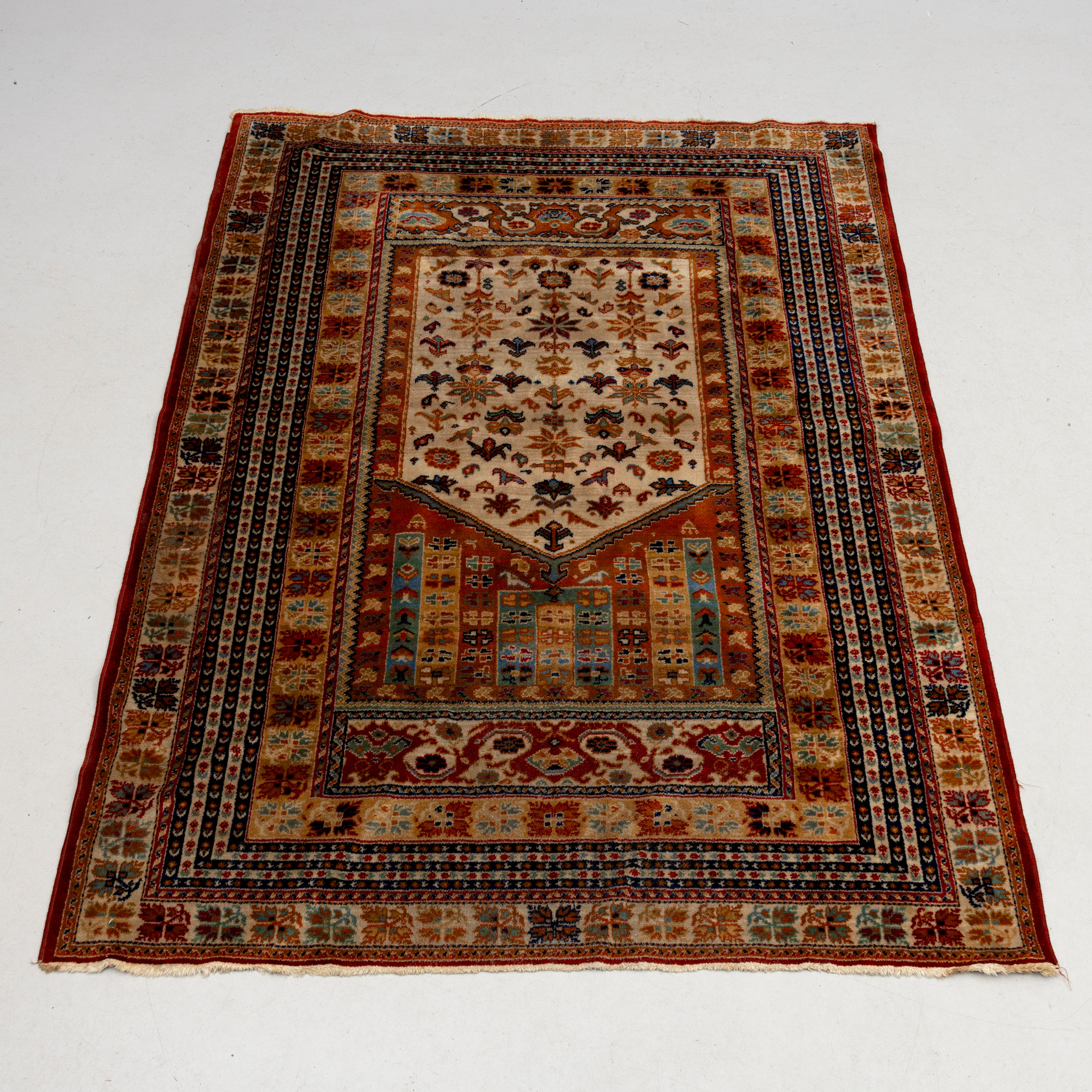 MATTA, Ghiordes Kula, semiantik, ca 185 x 138 cm.