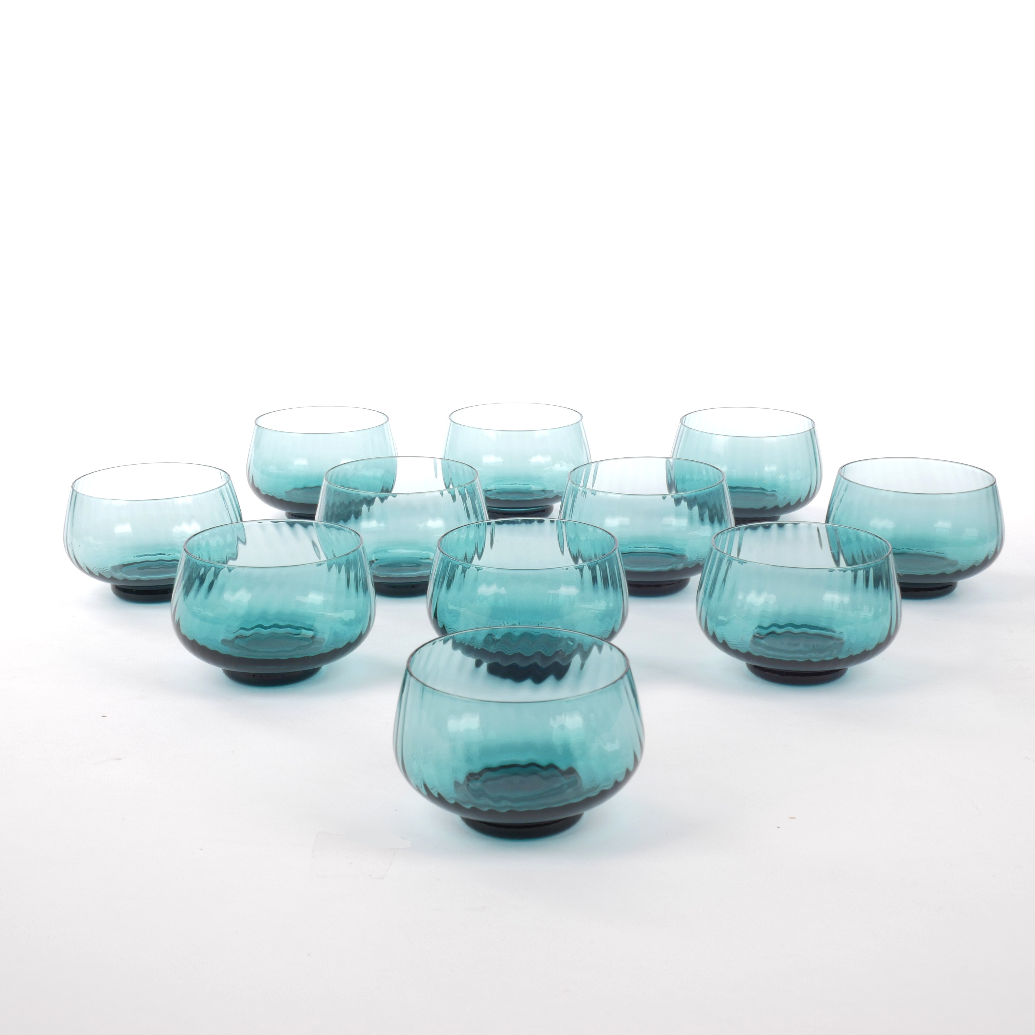 DESSERTSKÅLAR, 11 st, blågröntonat glas, 1900-talets mitt.