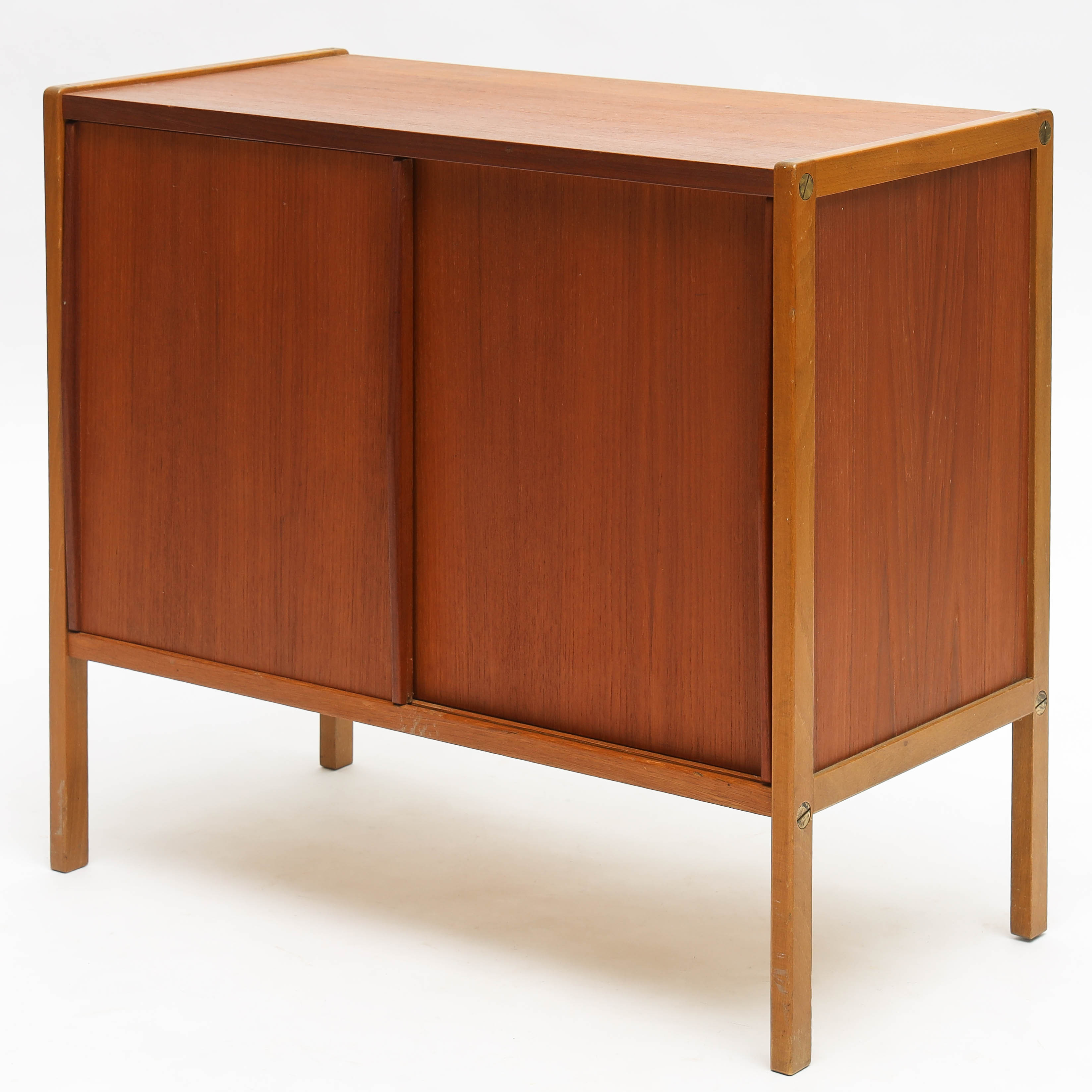 BERTIL FRIDHAGEN. Skåp, fanérat i teak, Bodafors, 1950/60-tal.