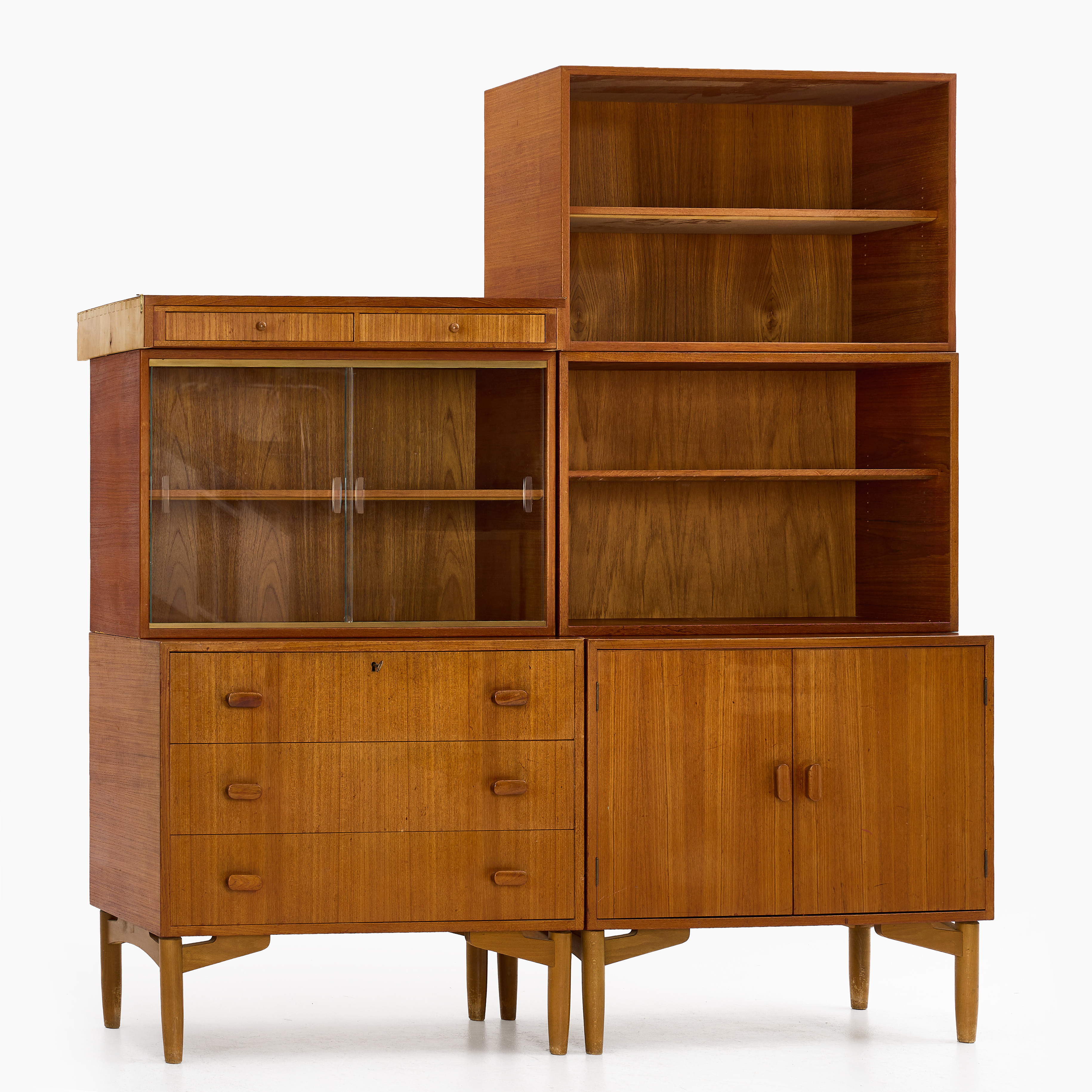 HYLLSYSTEM, 3 sektioner, 1900-talets mitt, fanerad i teak.