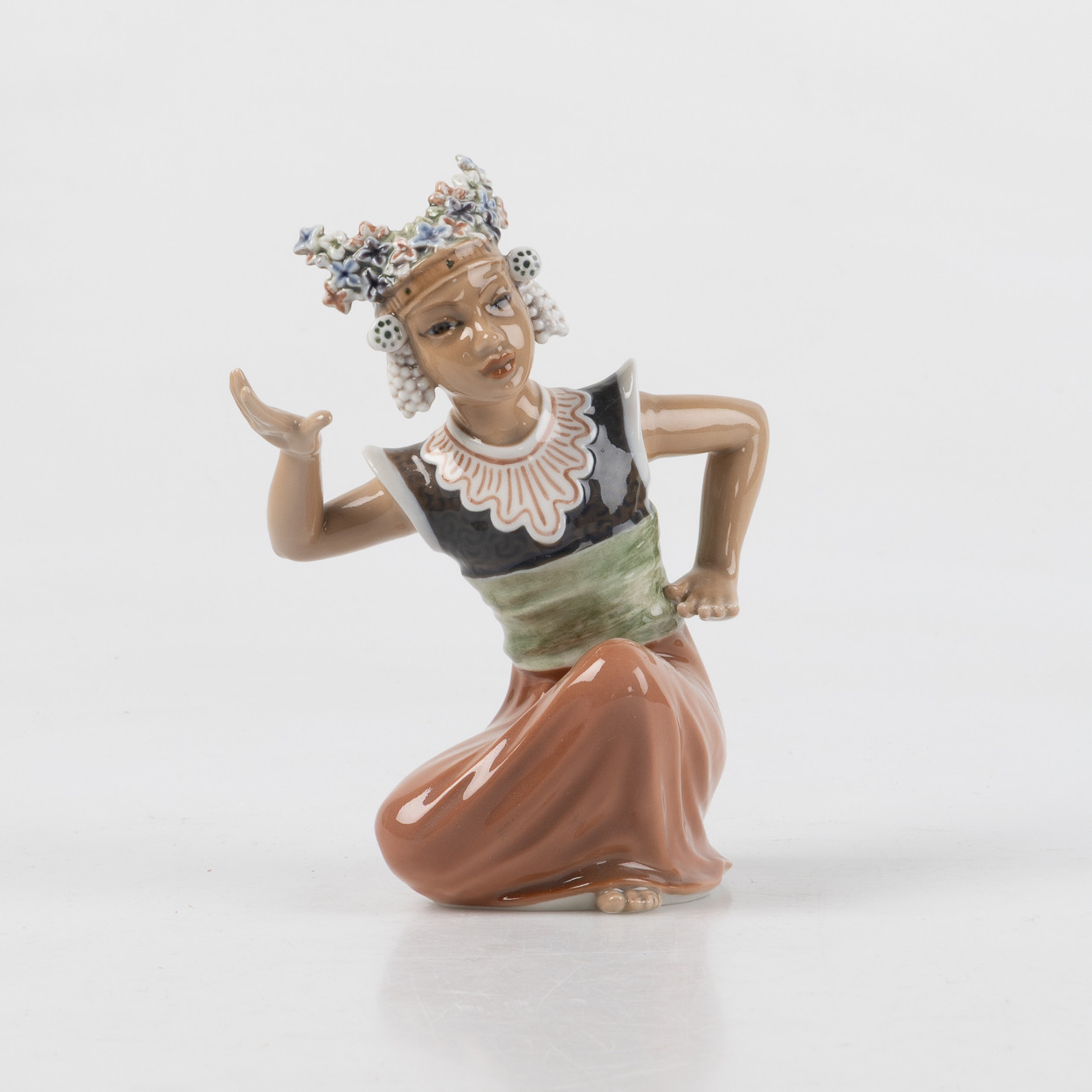 DAHL JENSEN, Balinesisk flicka, figurin.