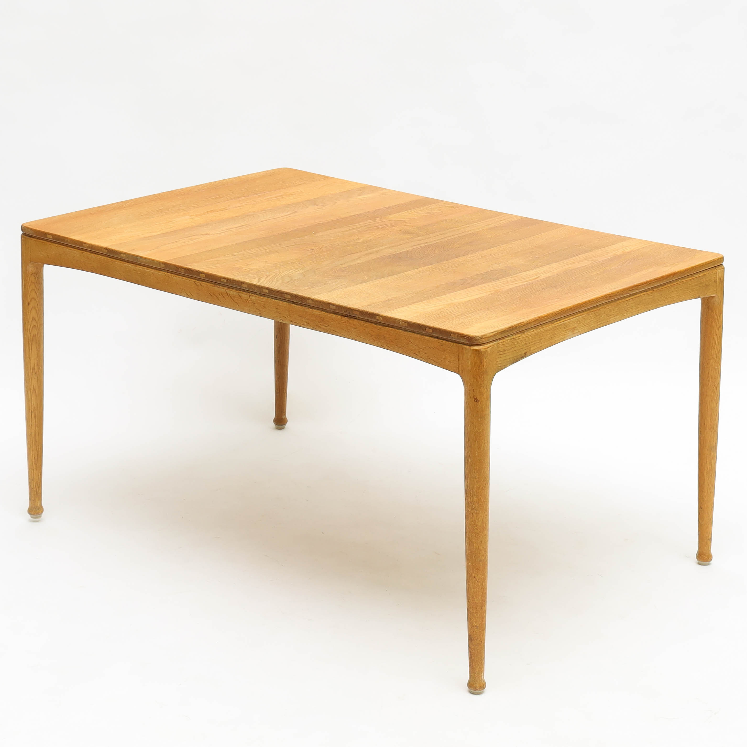 SVEN ENGSTRÖM & GUNNAR MYRSTRAND. Soffbord, ek, "Micado", Tingströms, Bra Bohag.