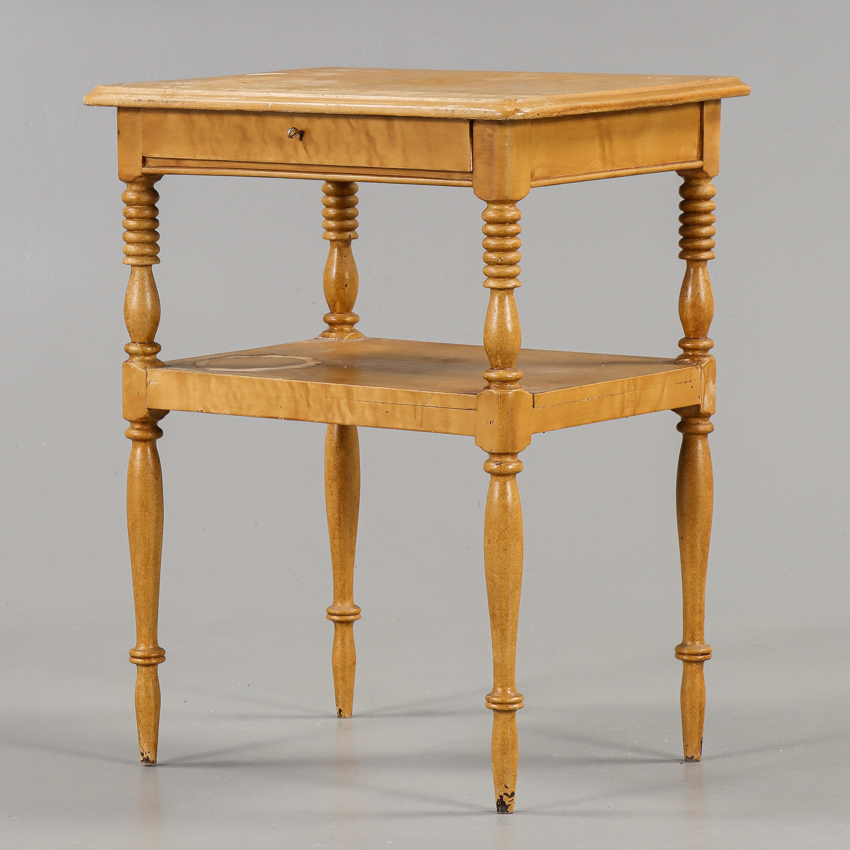 SÄNGBORD 18/1900-tal.