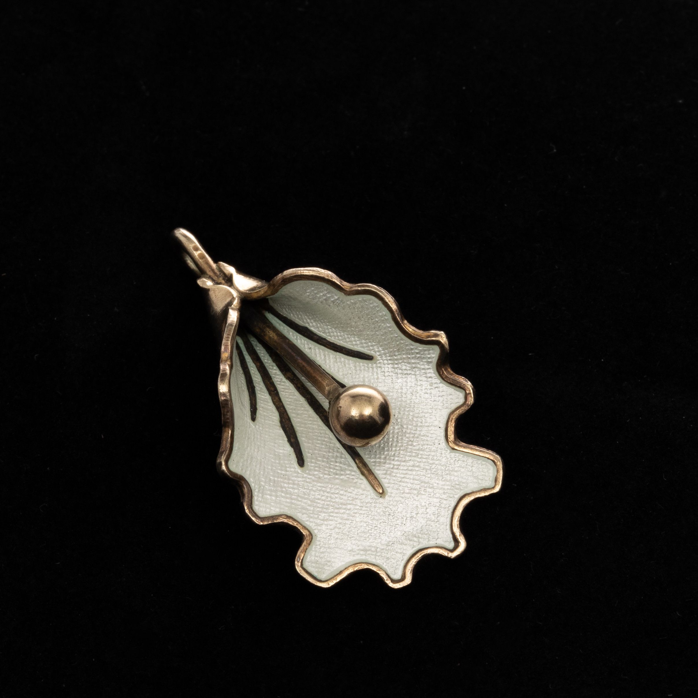 BROSCH, Sterlingsilver, Emaljdekor, Aksel Holmsen, Norge.