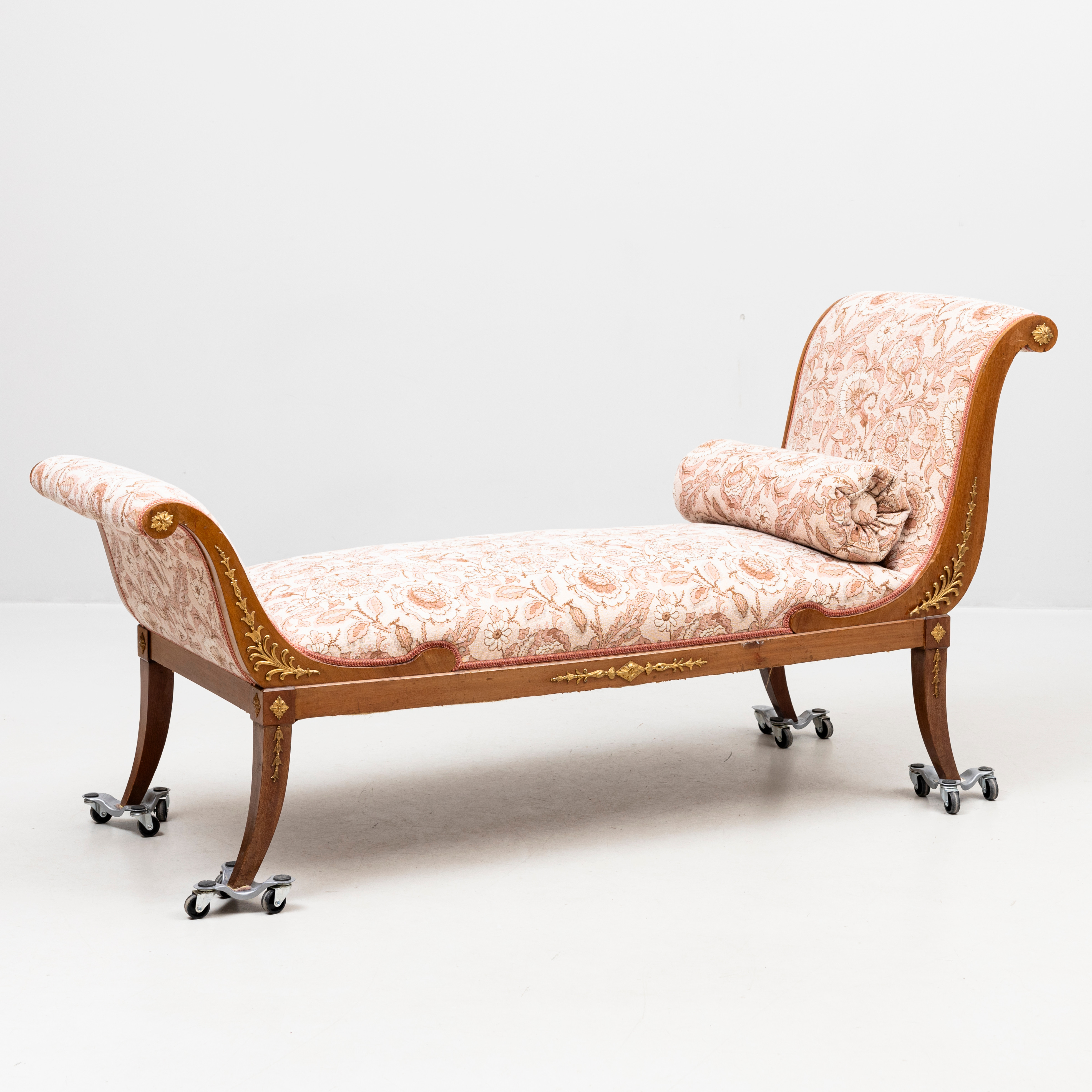 SCHÄSLONG, mahogny, empirestil, 1900-tal.