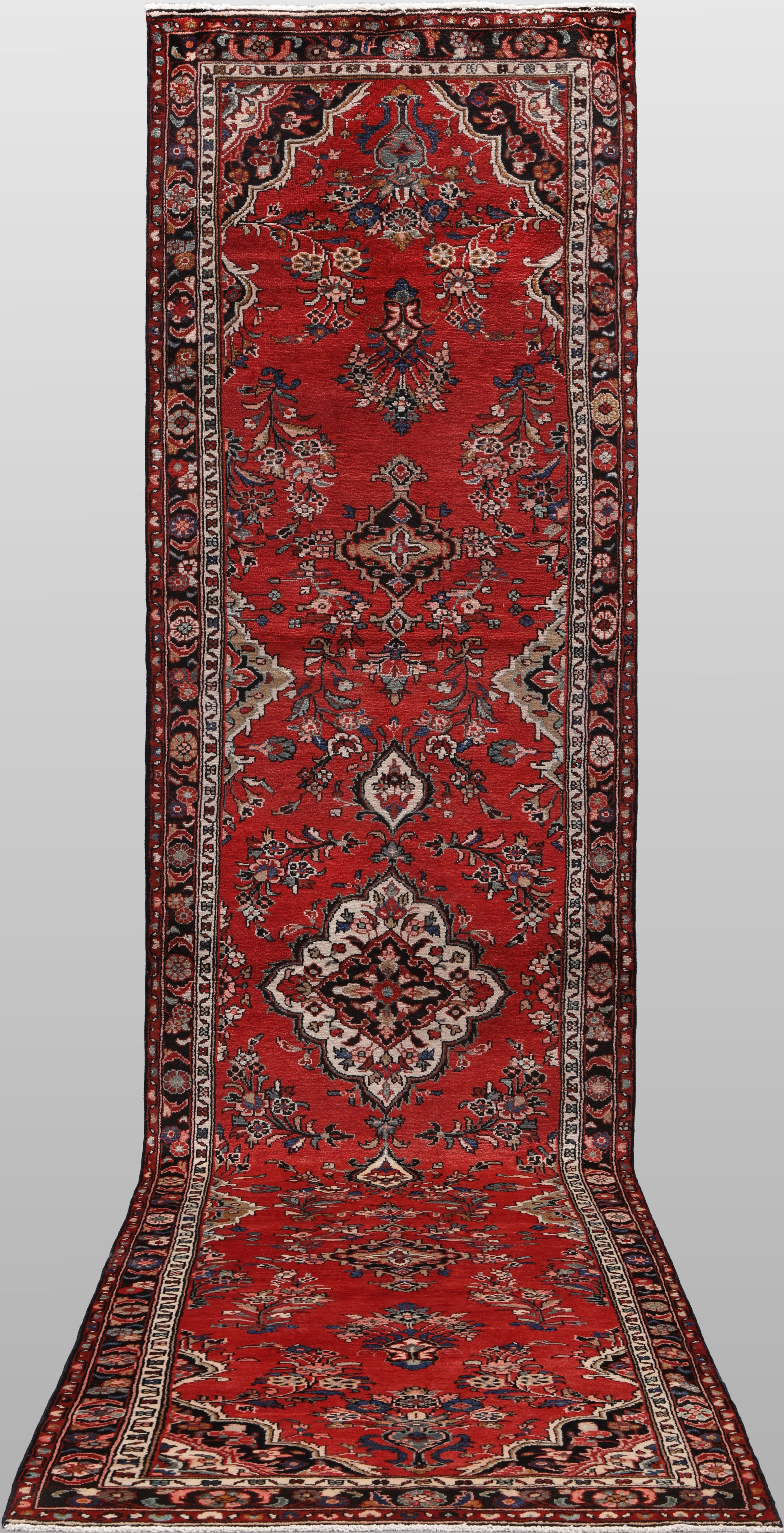 MATTA, "Hamadan", galleri, 410 x 110 cm.