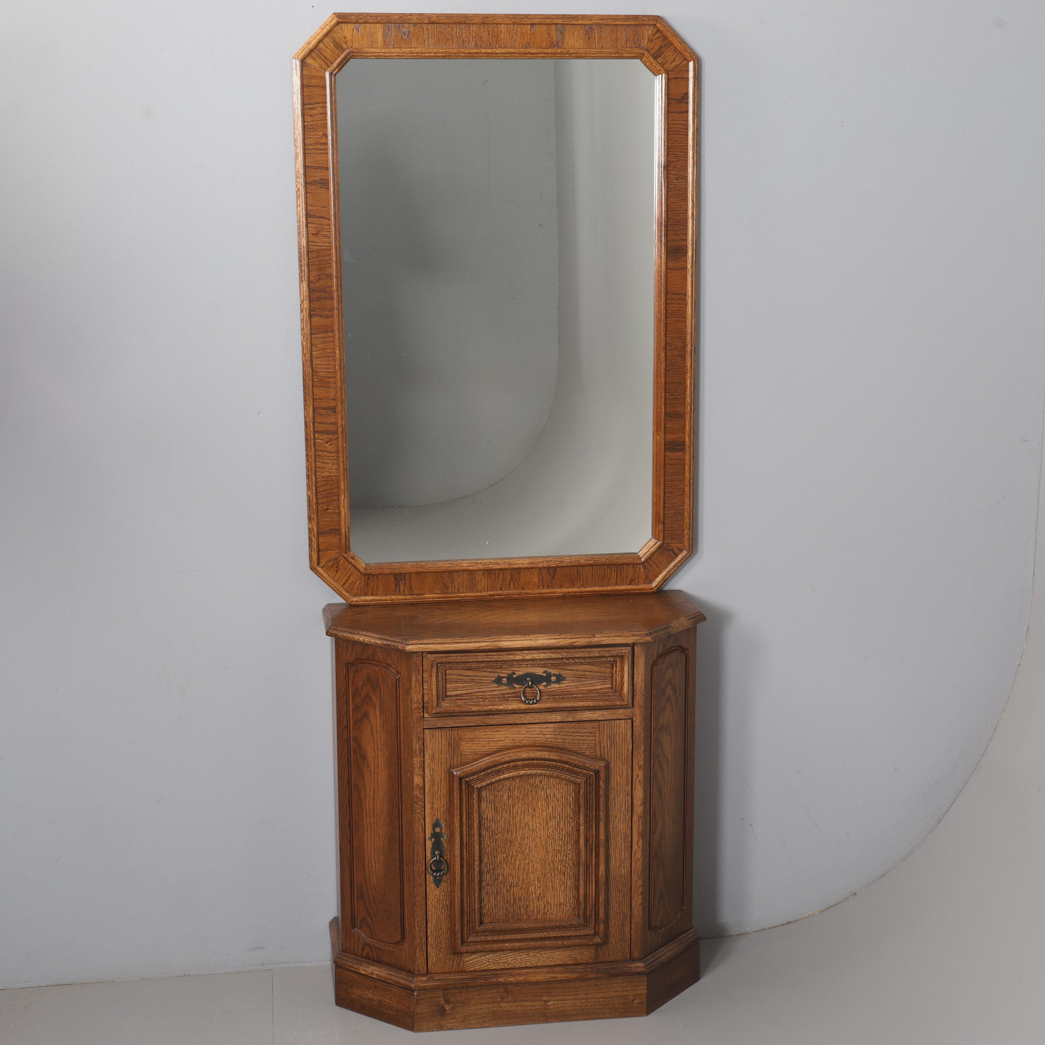 HALLMÖBEL med SPEGEL, samtida.