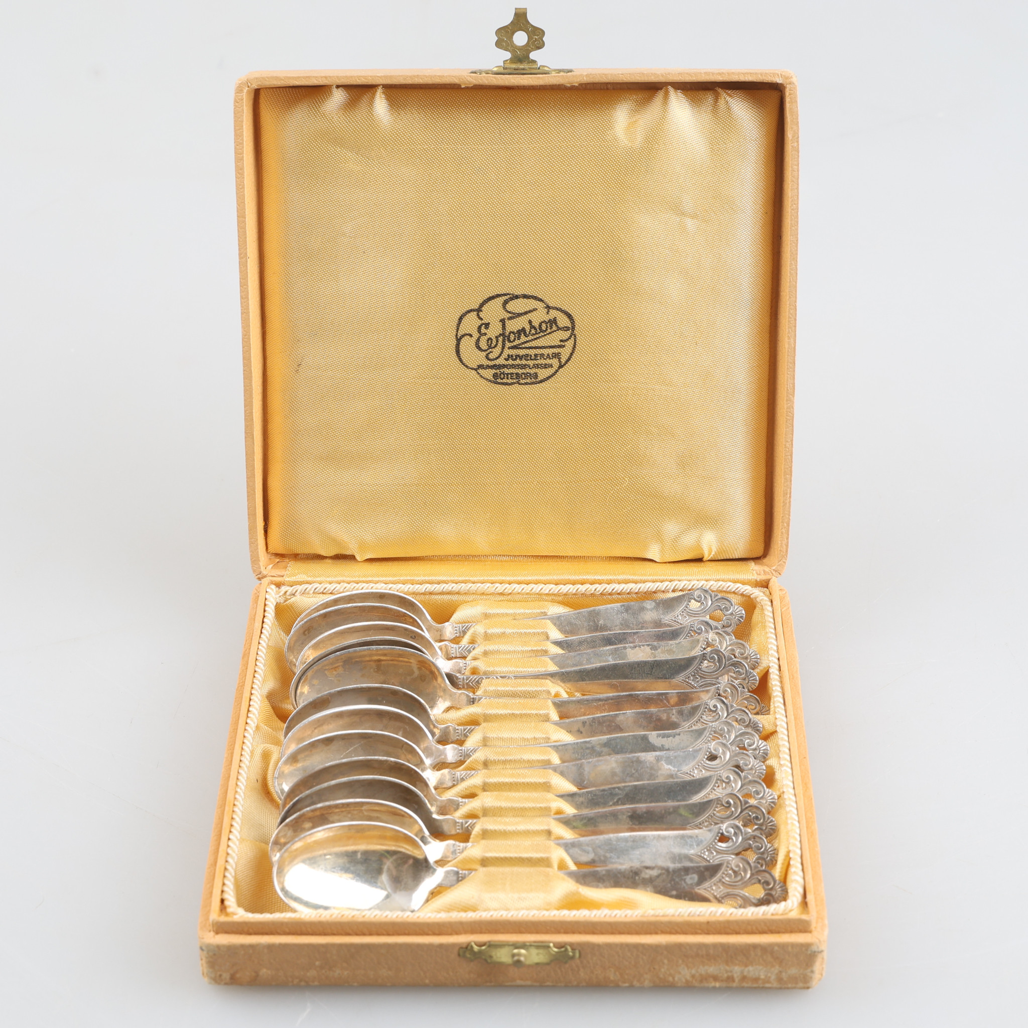 KAFFESKEDAR, 12 stycken, silver, 830, totalvikt 134 gram.