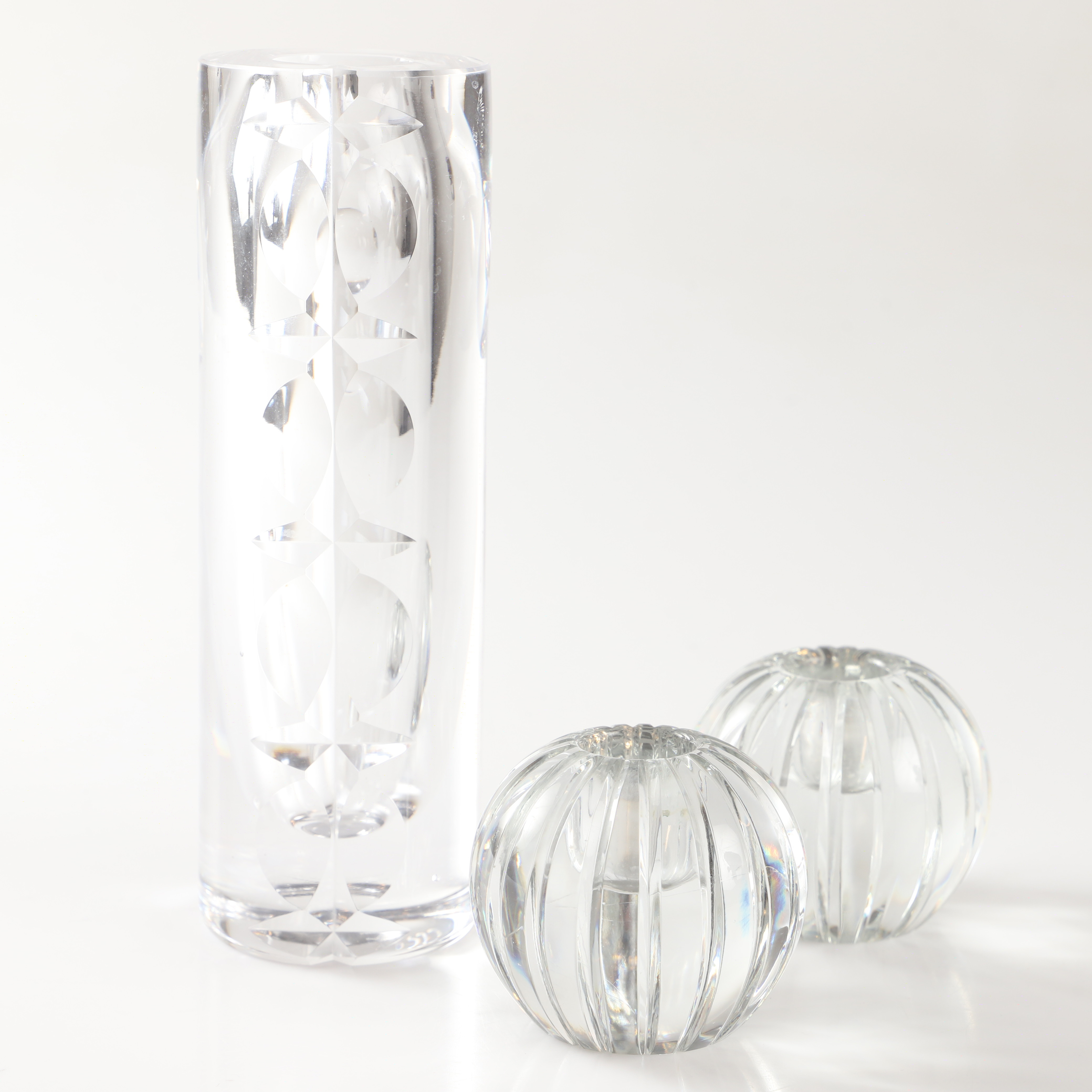 VAS OCH LJUSSTAKAR, 3 stycken, kristall, bl. a. Mona Morales-Schildt, Kosta.