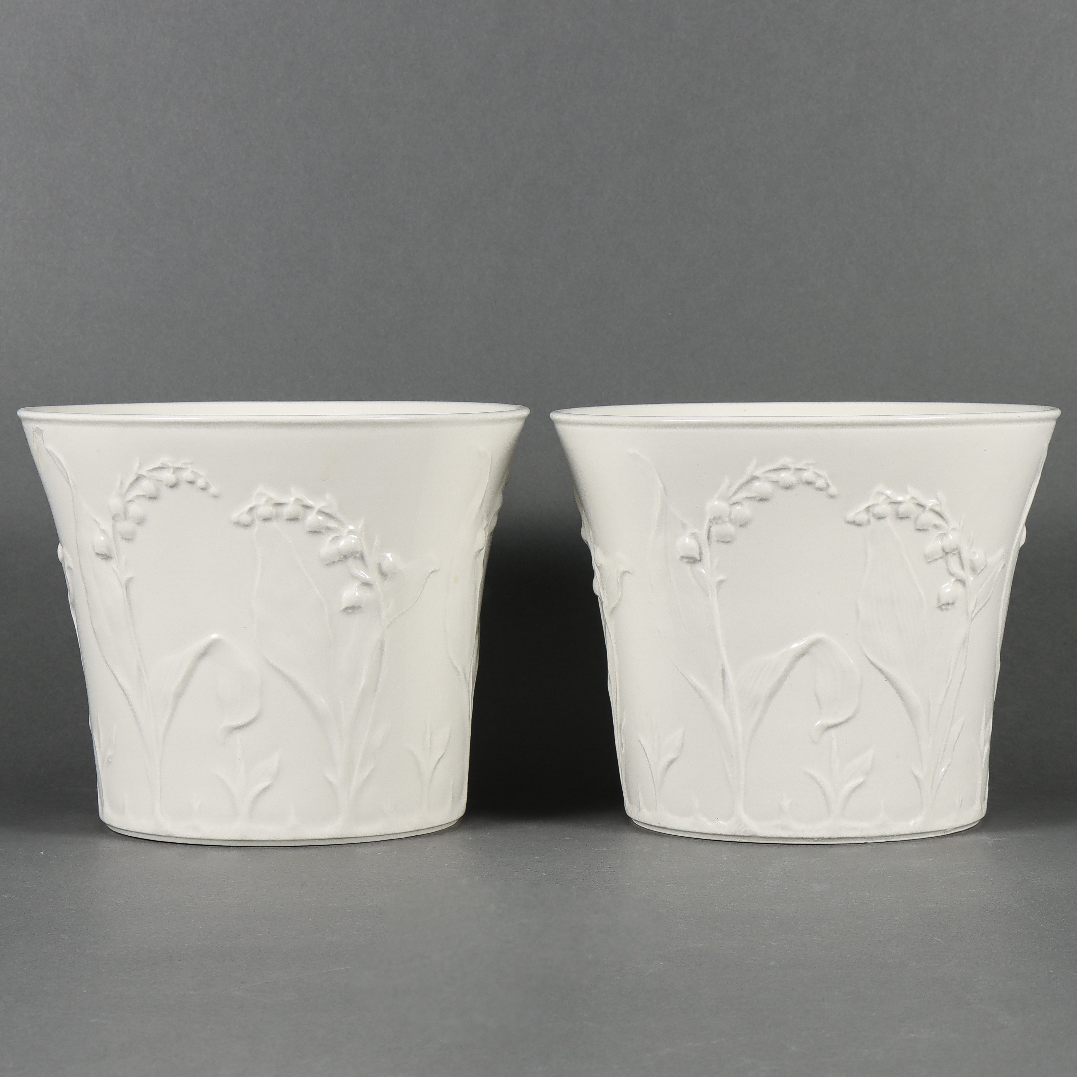 GUNNAR WENNERBERG. Ytterfoder, paret, Gustavsberg Liljekonvalj.