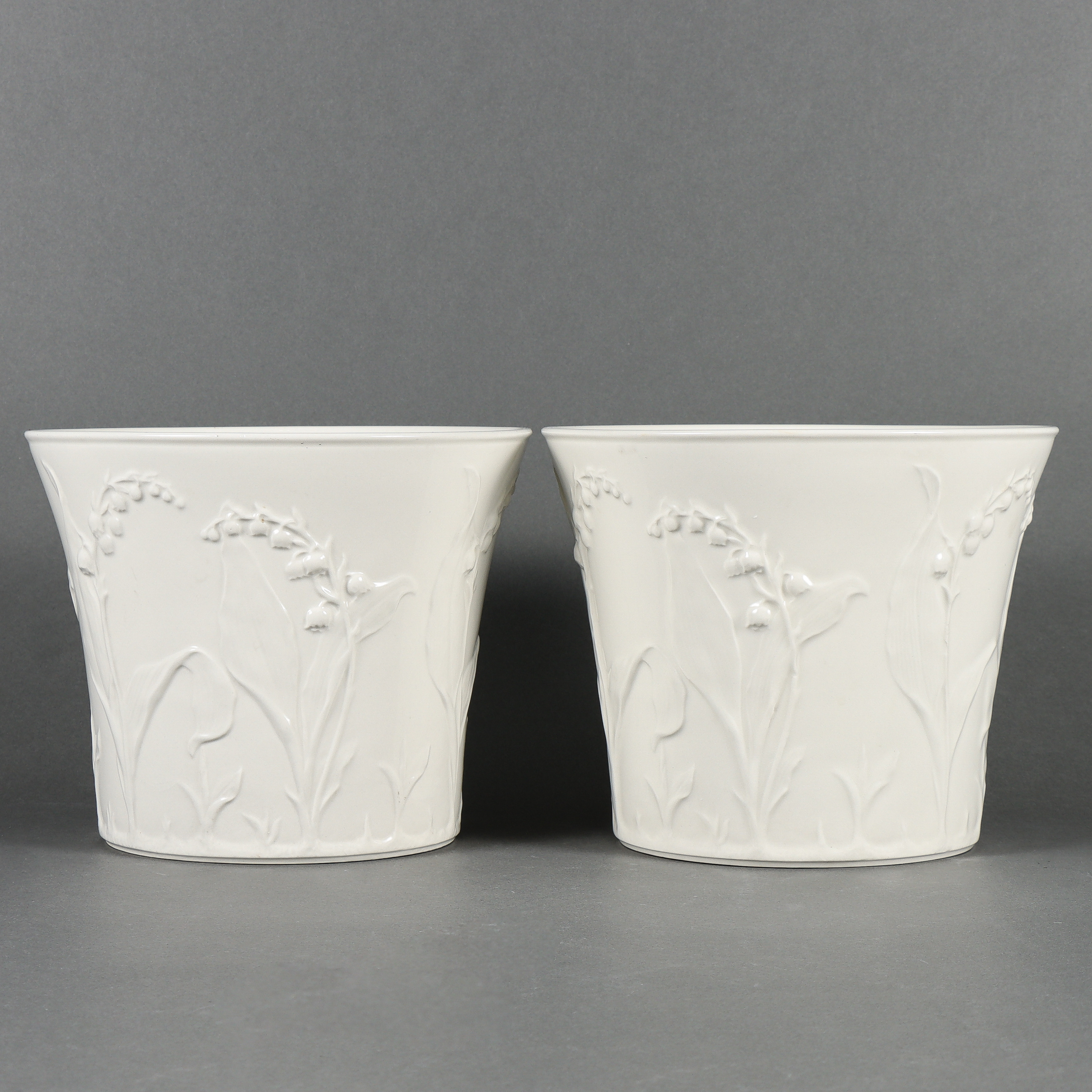 GUNNAR WENNERBERG. Ytterfoder, paret, Gustavsberg Liljekonvalj.