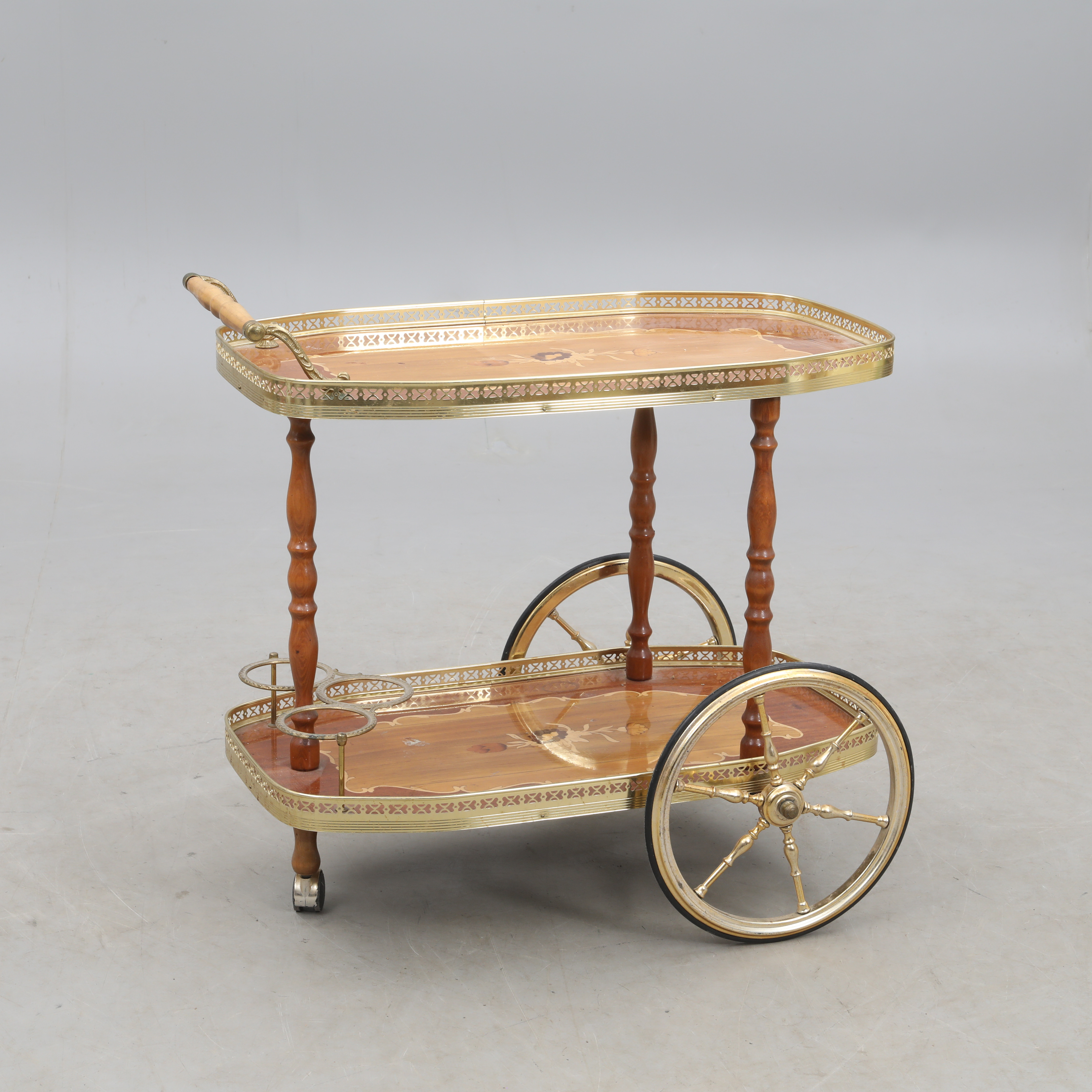 BAR/SERVERINGSVAGN, på hjul, 1900-talets andra hälft.