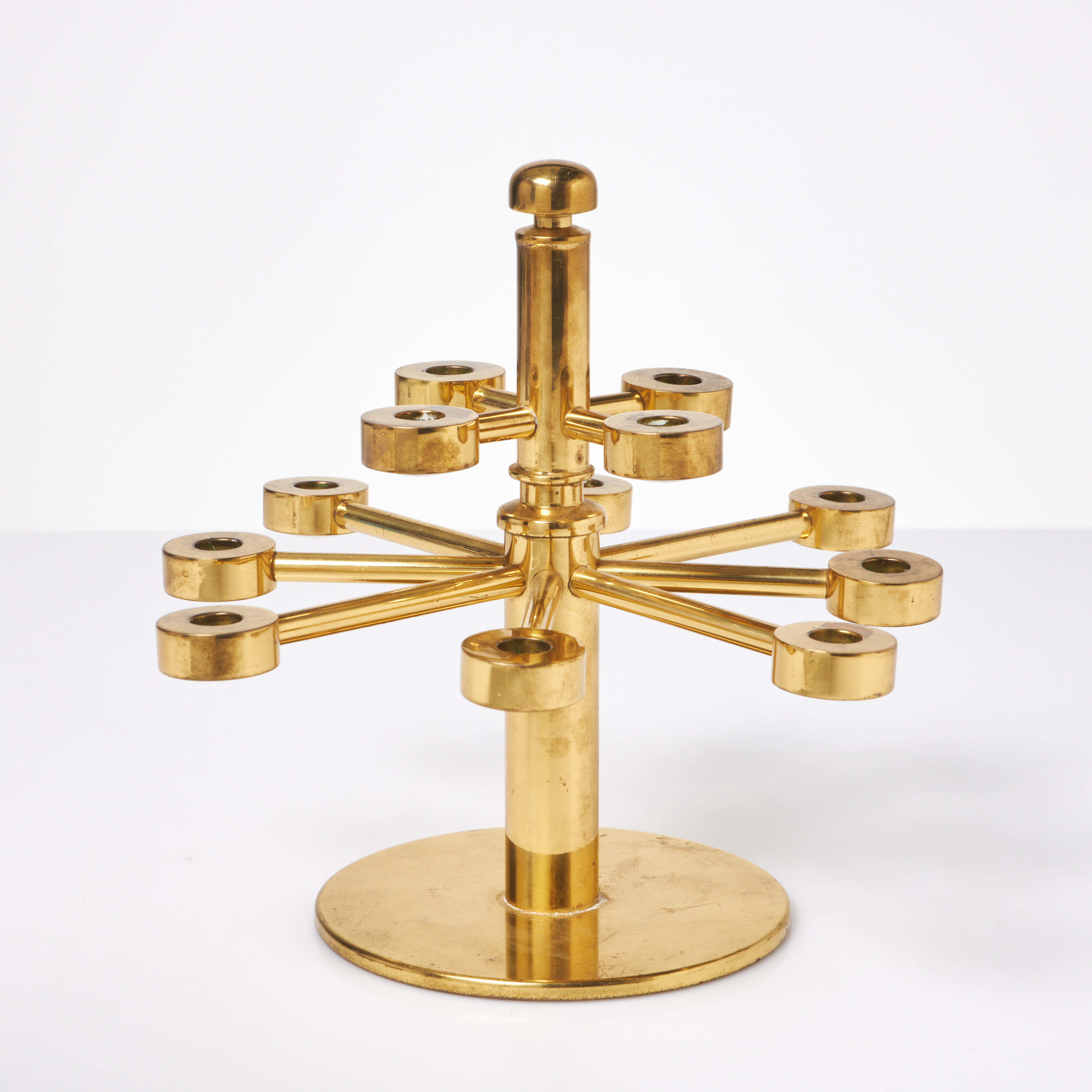 HANS AGNE JAKOBSSON. Kandelaber, modell L126, Markaryd, mässing, ca 1960-tal, för 12 mindre ljus.