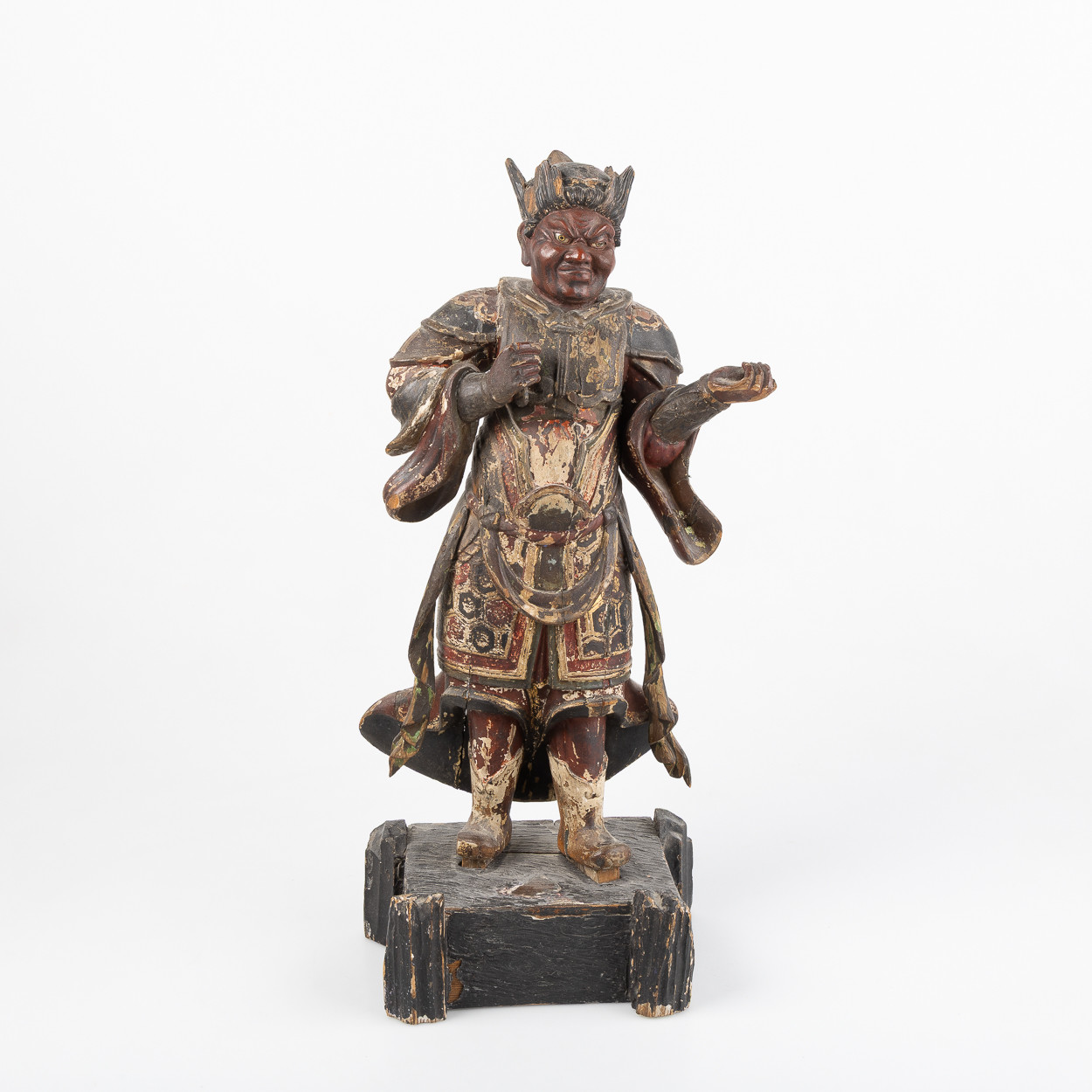 SKULPTUR, bemålat trä, ostasiatisk, 1800/1900-tal.