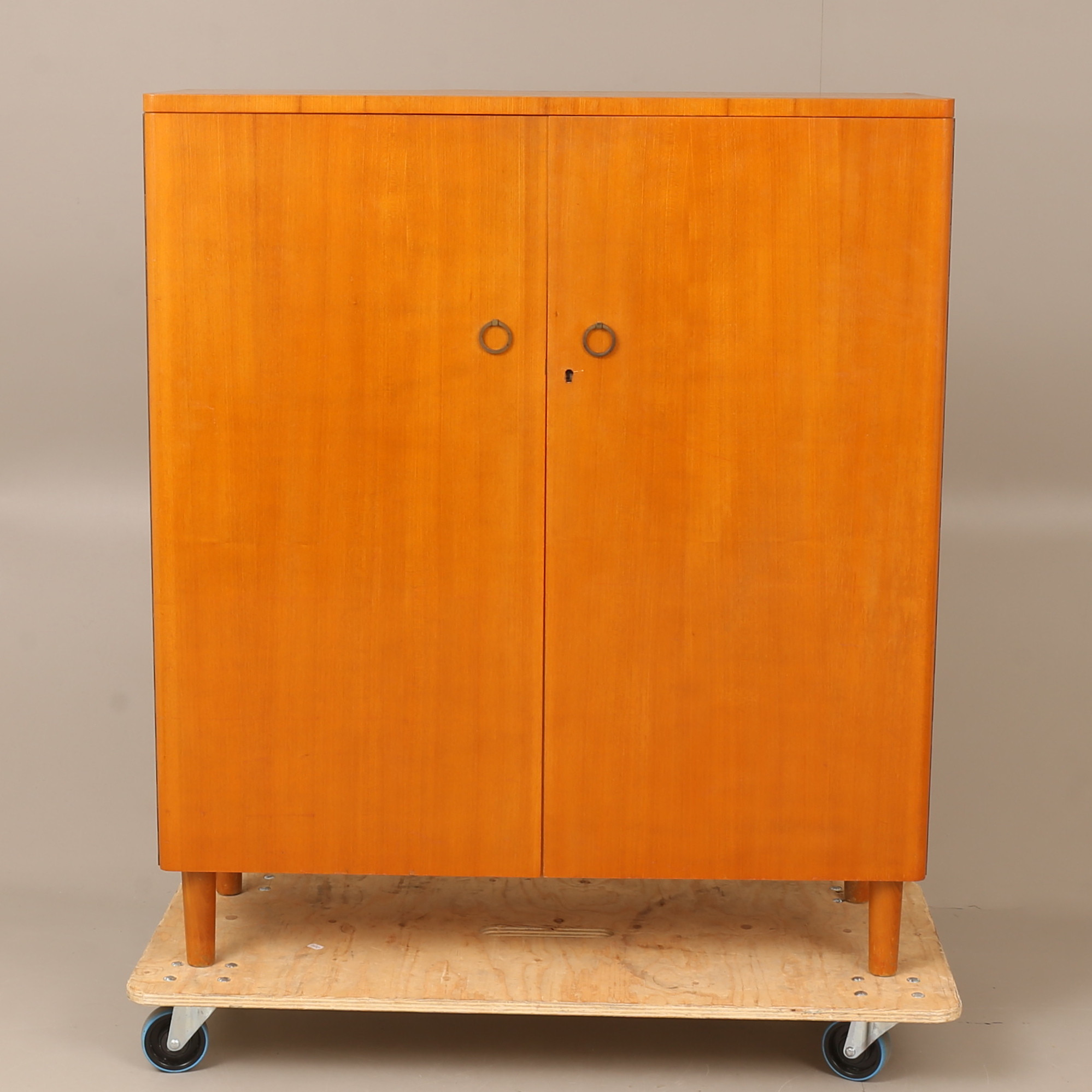 SKÅP, trä, 1900-tal.