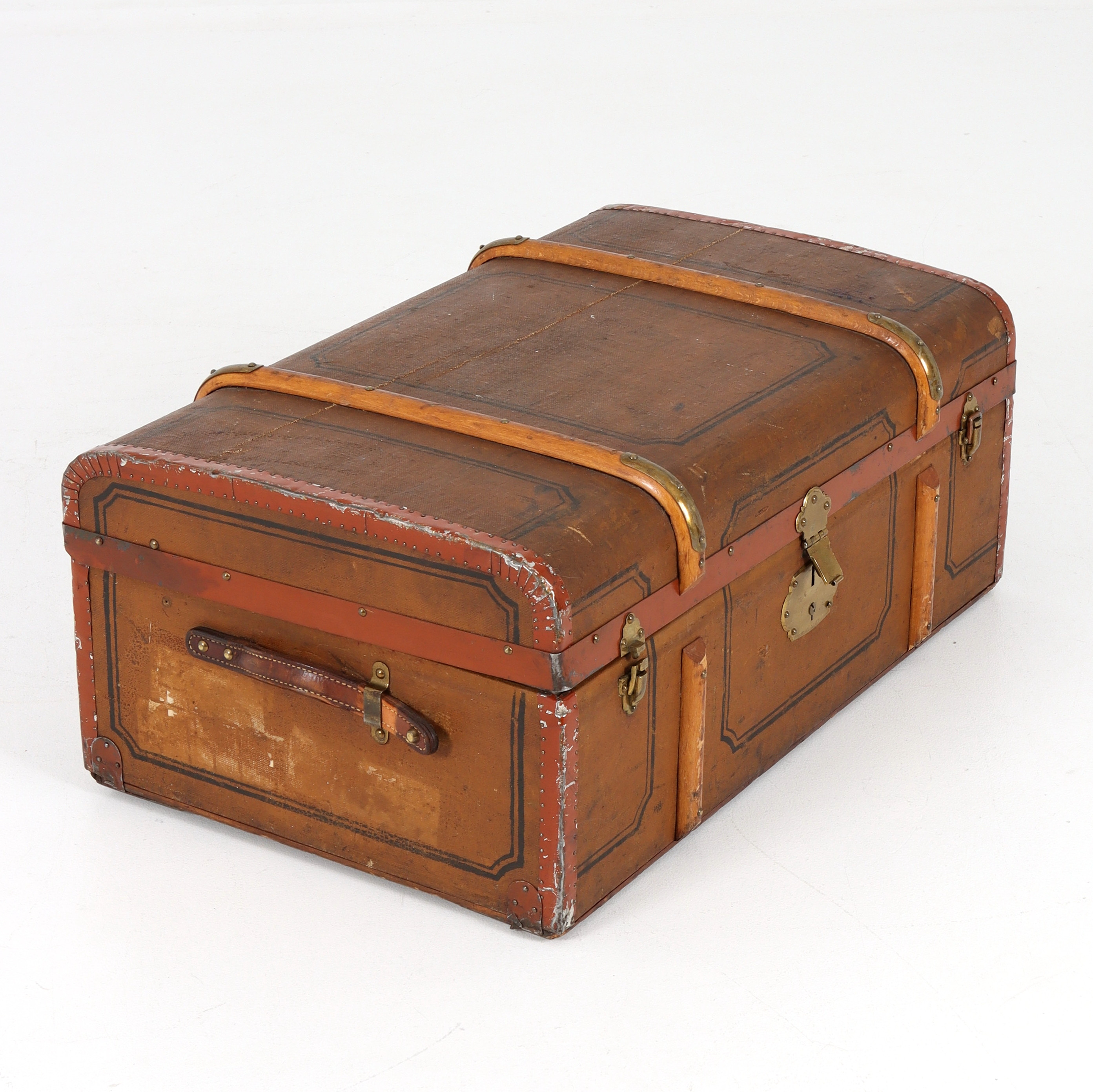 KOFFERT, 1900-talets första hälft.