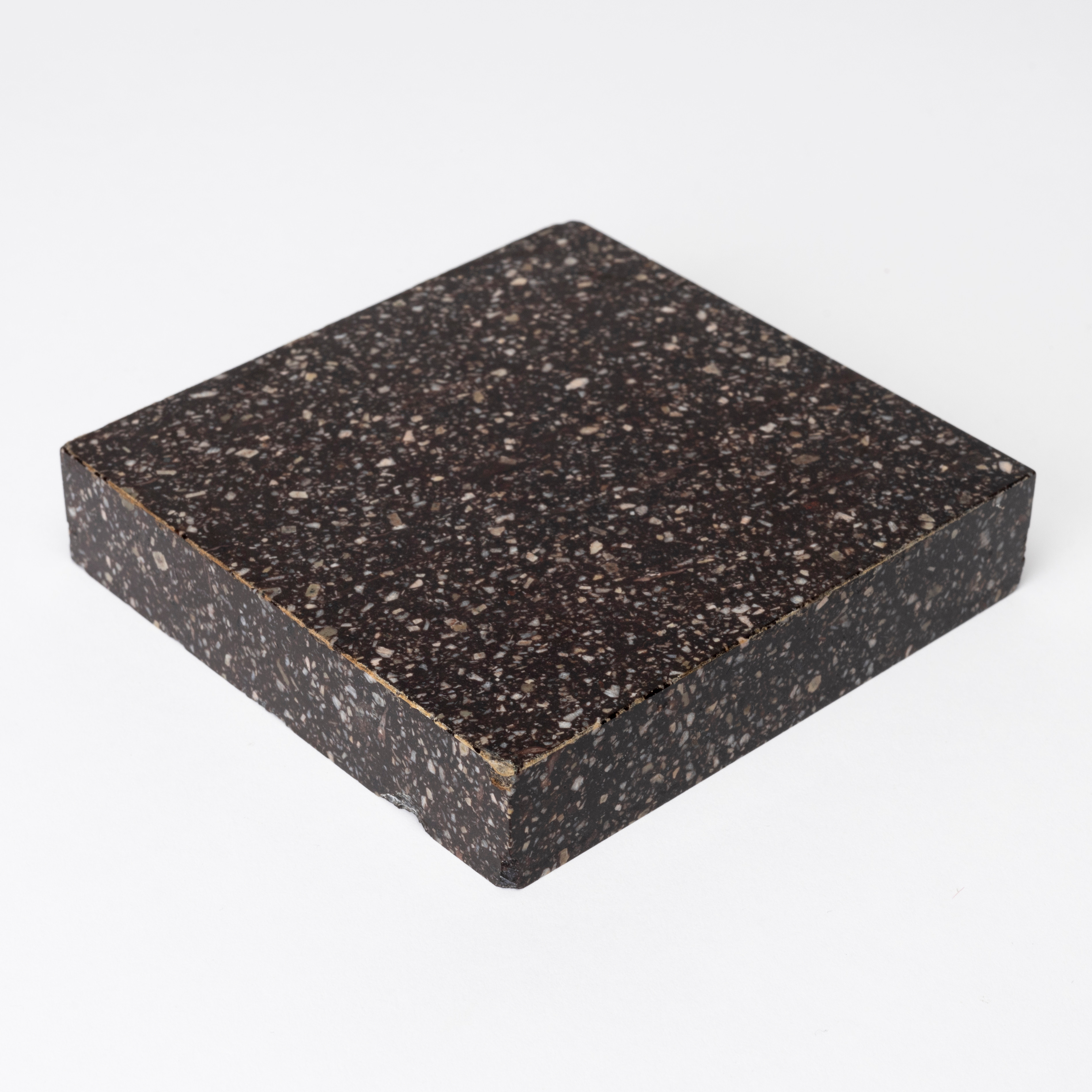 SOCKEL, porfyr, ca 10,5x10,5x2 cm.