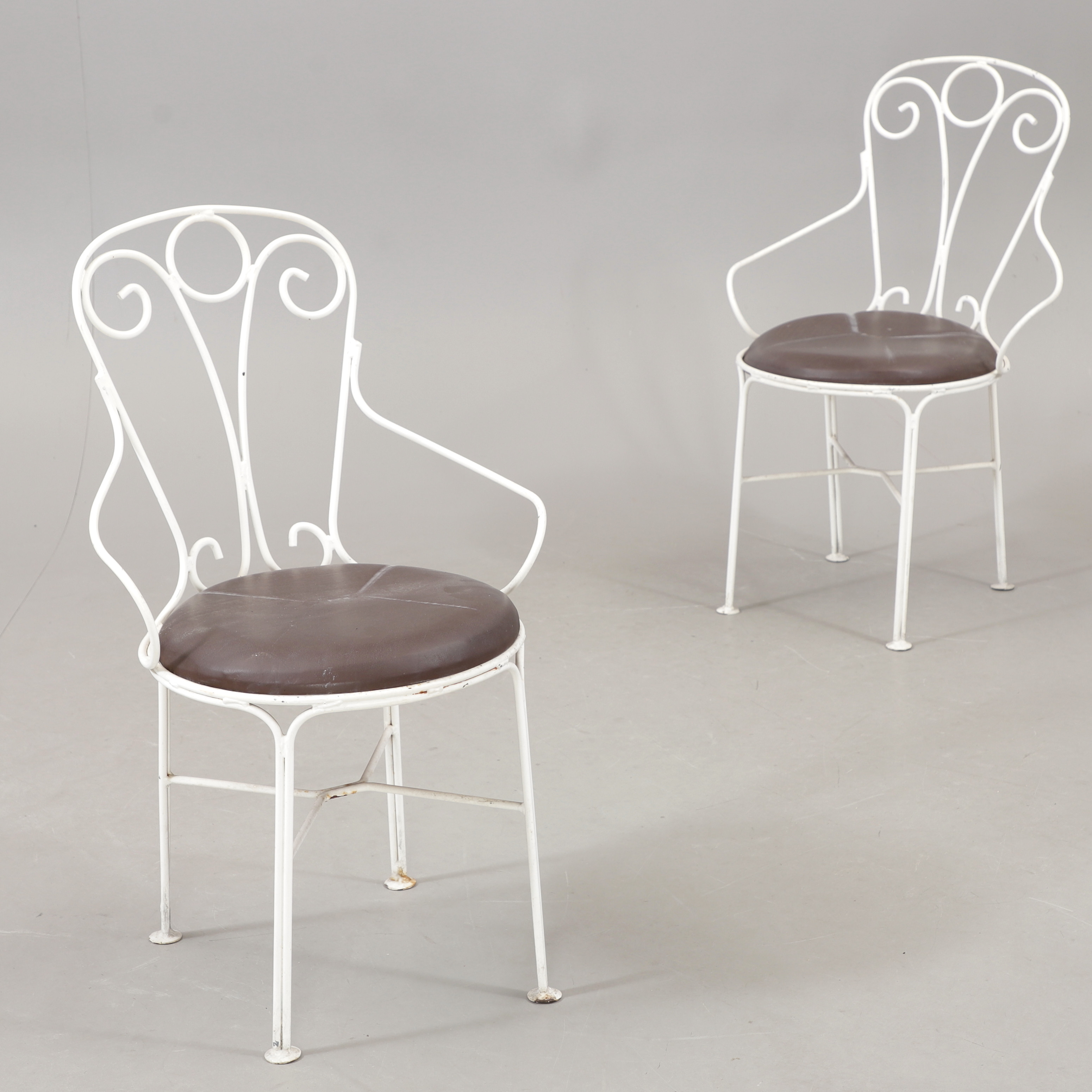 CAFÈSTOLAR, ett par, 1900-talets andra hälft.