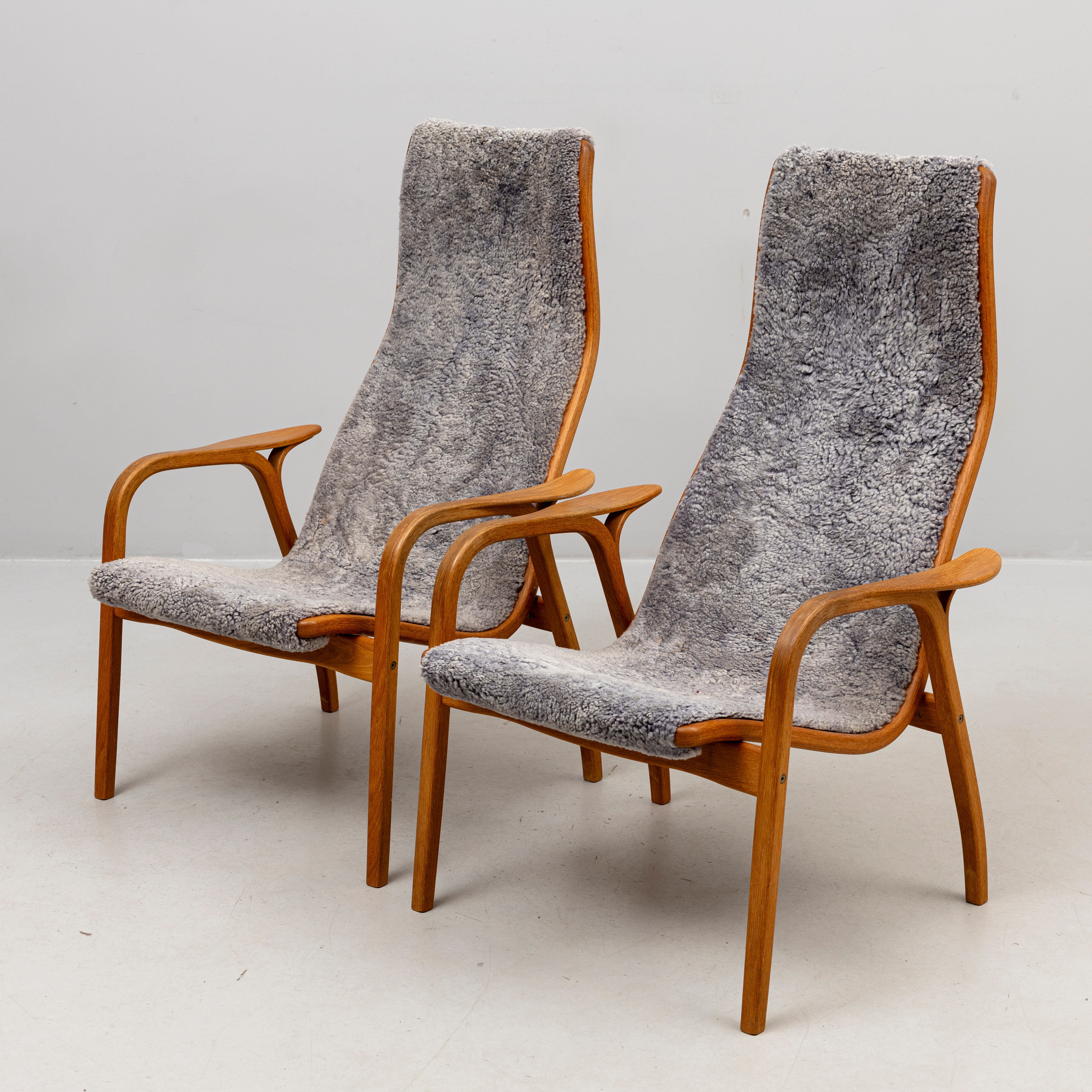 YNGVE EKSTRÖM. ett par, fåtöljer, "Lamino", Swedese, 1900-talets andra hälft.