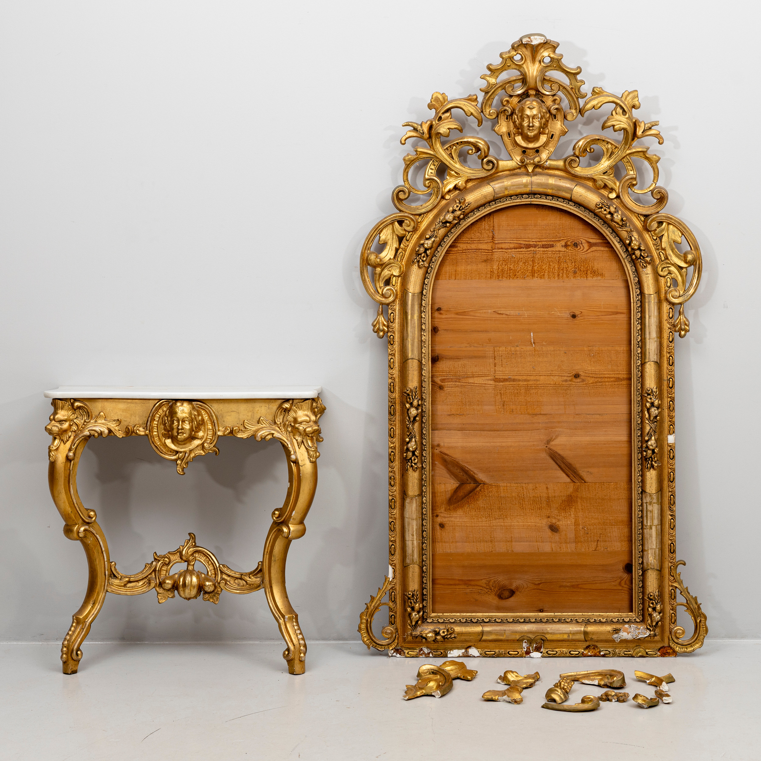 SPEGELRAM med KONSOLBORD, Nyrokoko, 1800-tal.