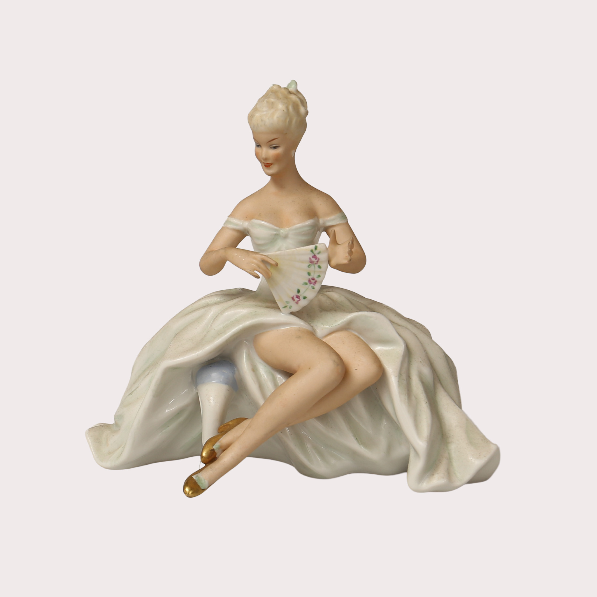 FIGURIN, porslin, sittande ballerina, Wallendorf, Tyskland.