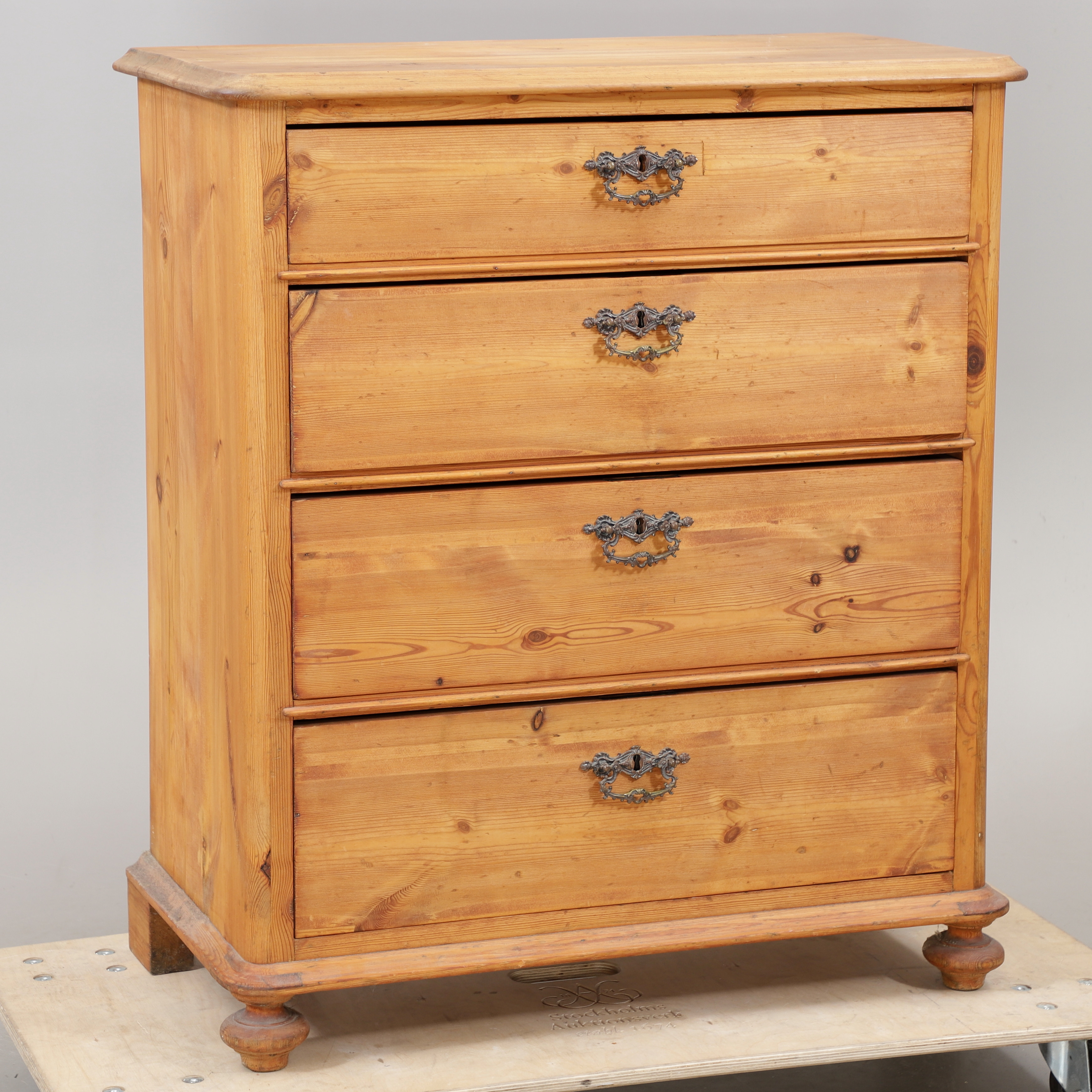 BYRÅ, furu, 1800/1900-tal.