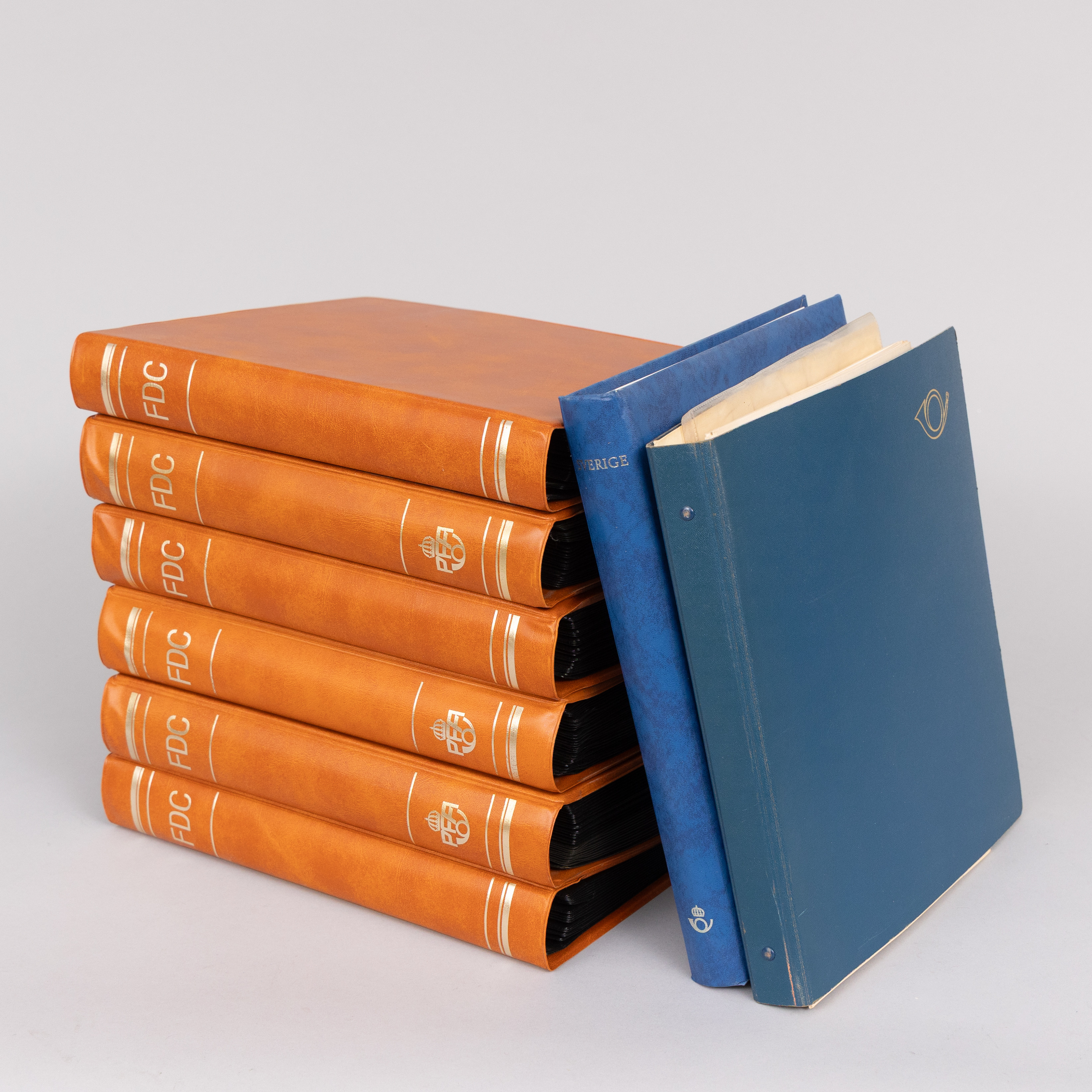 FÖSTADAGSBREV OCH FRIMÄRKEN, 8 album, svenska.