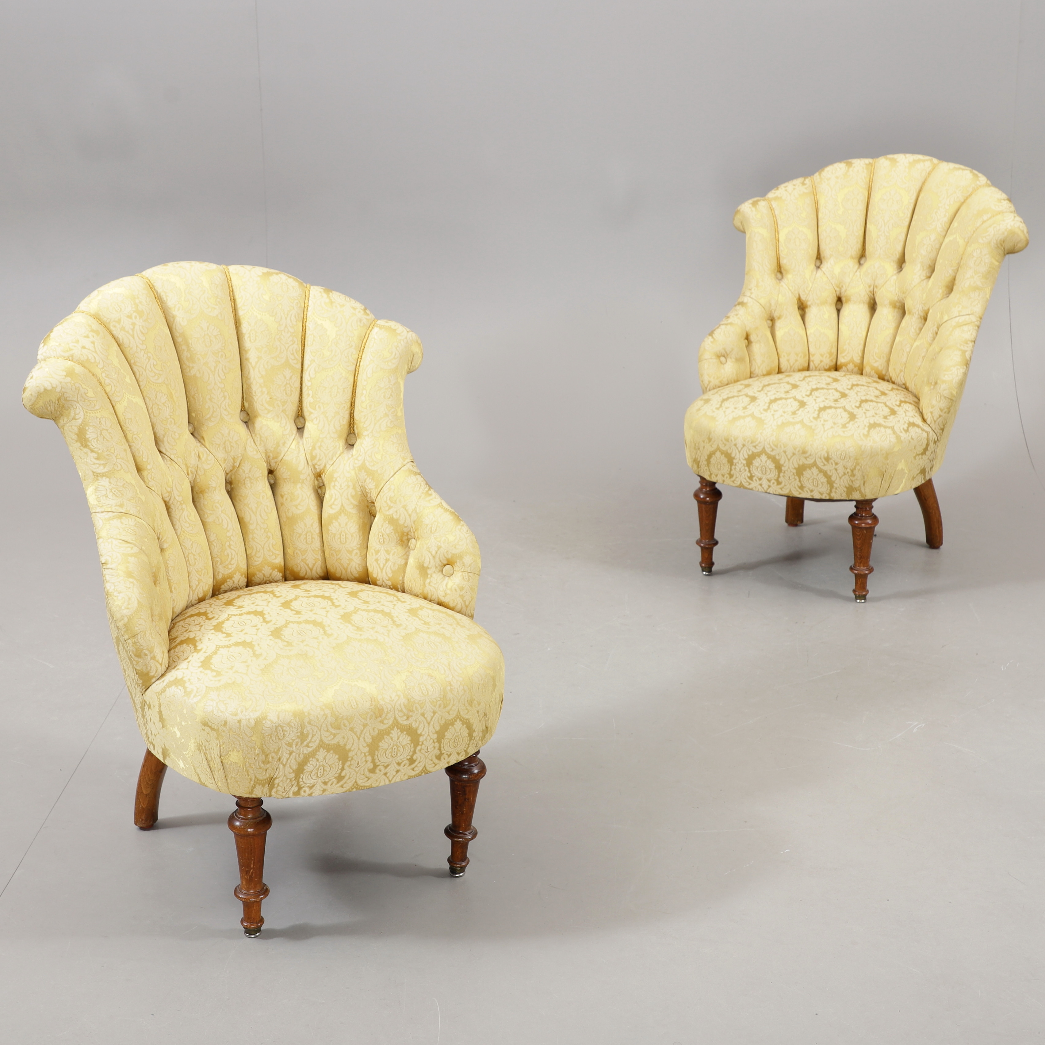 EMMAFÅTÖLJER, ett par, 1800/1900-tal.