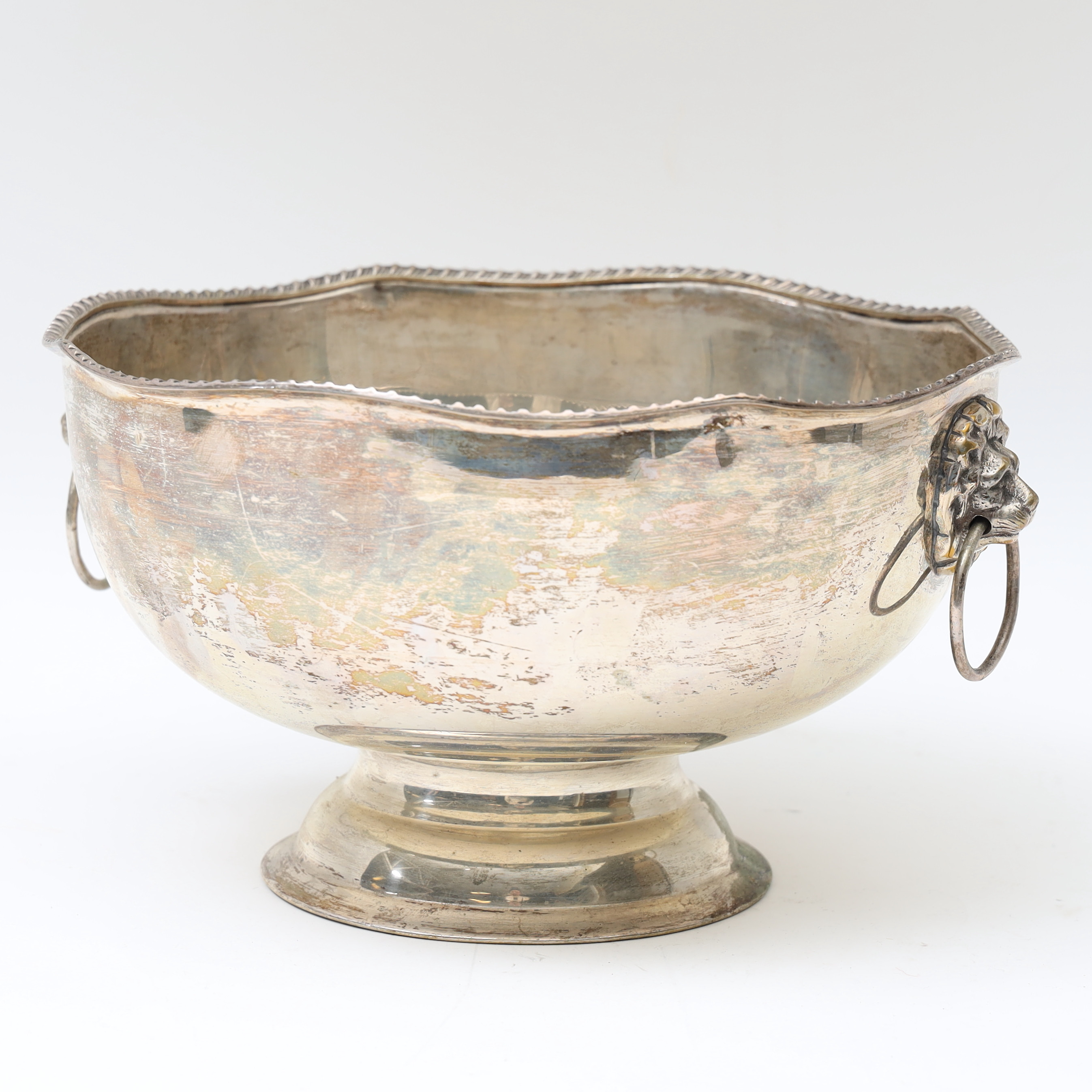 CHAMPAGNEKYLARE, Försvilrad metall, 1900-tal.