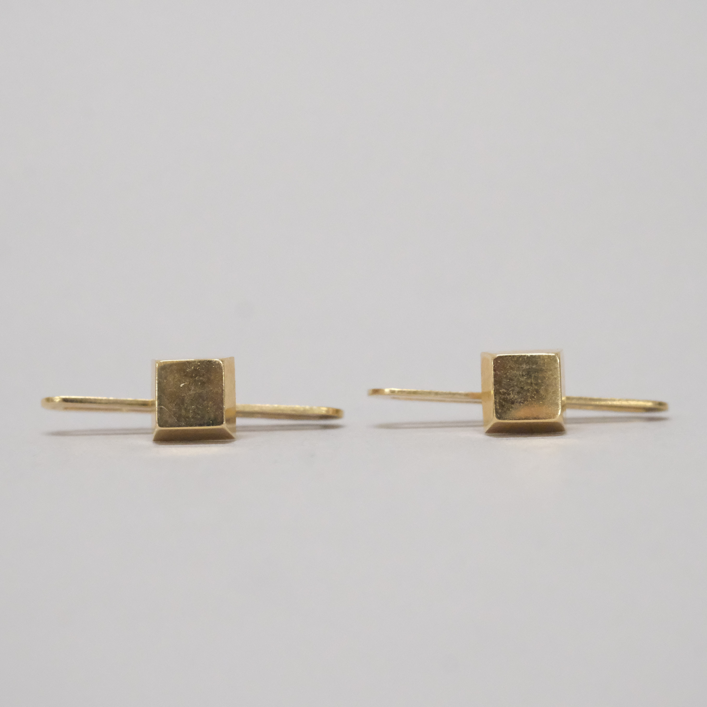 ETT PAR SKJORTKNAPPAR, 18K GULD.