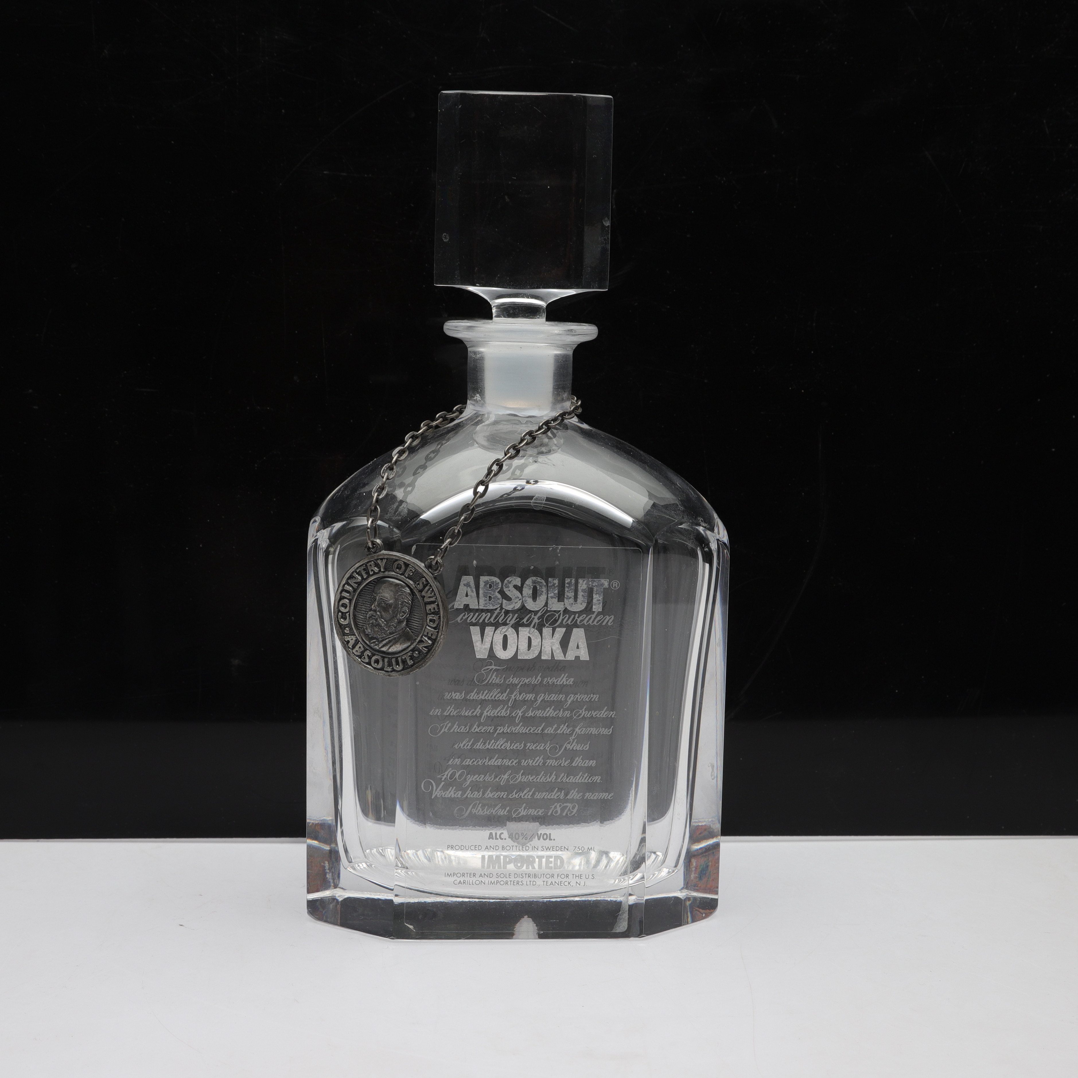 OLLE ALBERIUS. Karaff, "Absolut Vodka", kristall, Orrefors, 1980-tal.